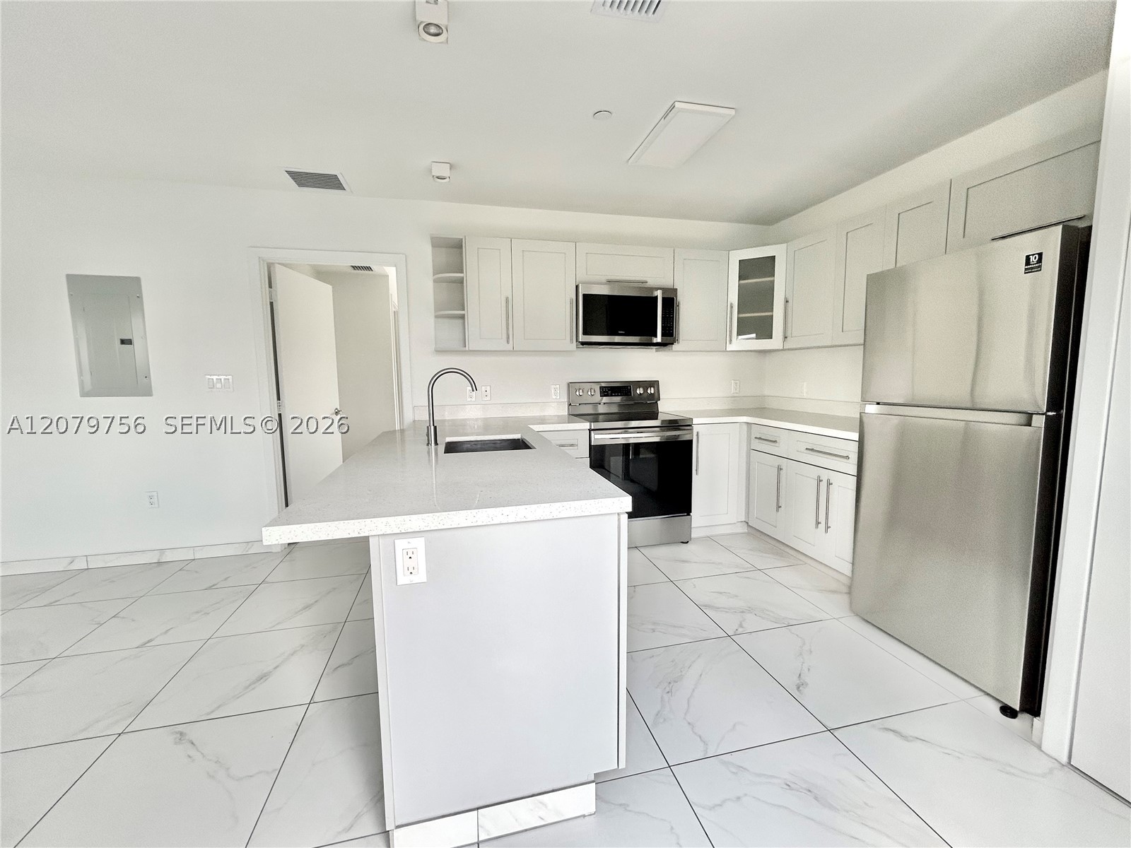 836 SW 2nd St #401, Miami FL 33130