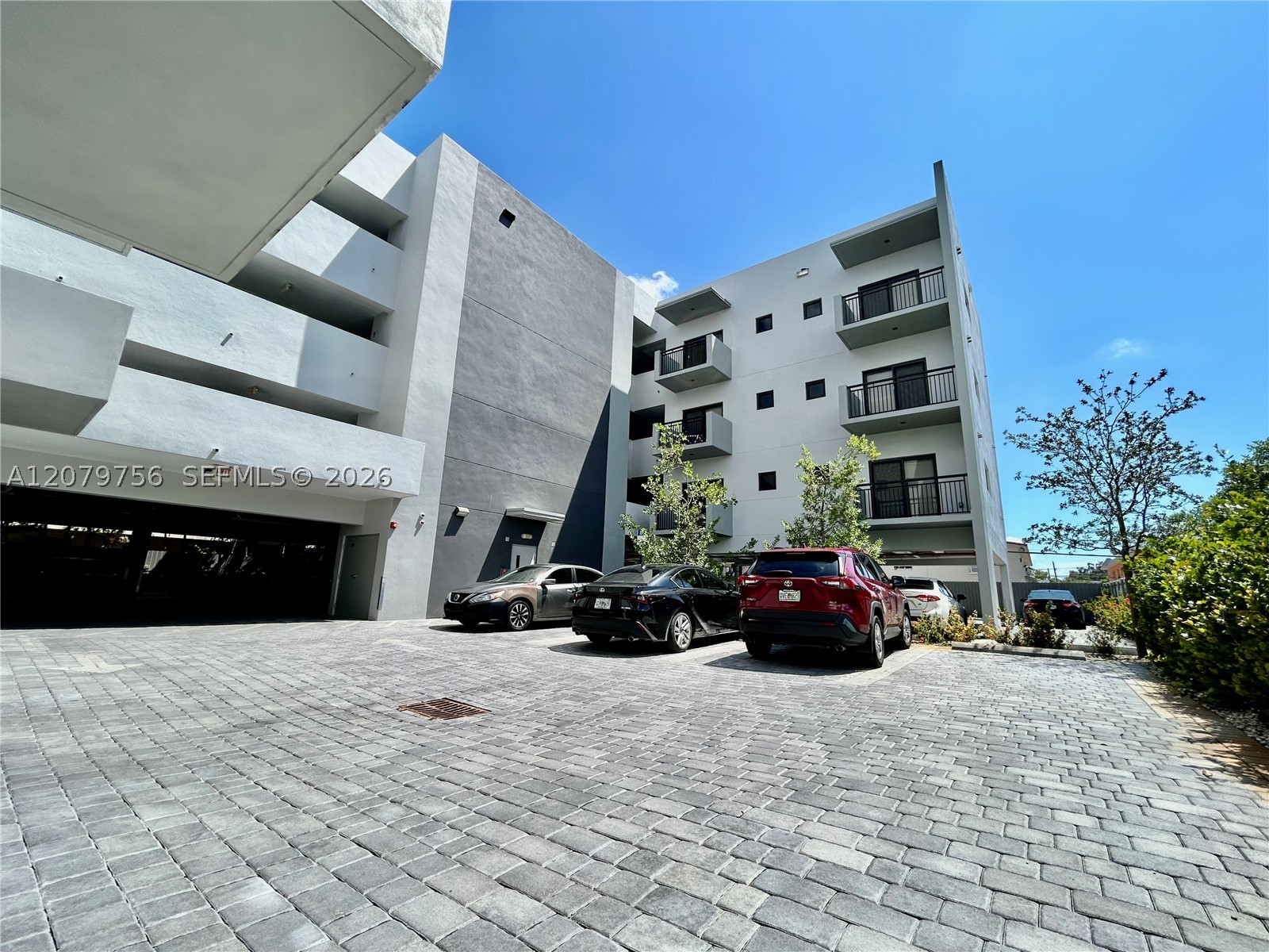 836 SW 2nd St #401, Miami FL 33130