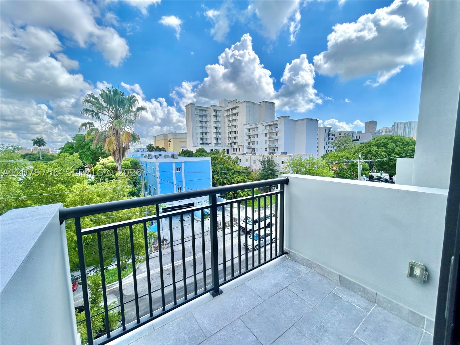 836 SW 2nd St #401, Miami FL 33130
