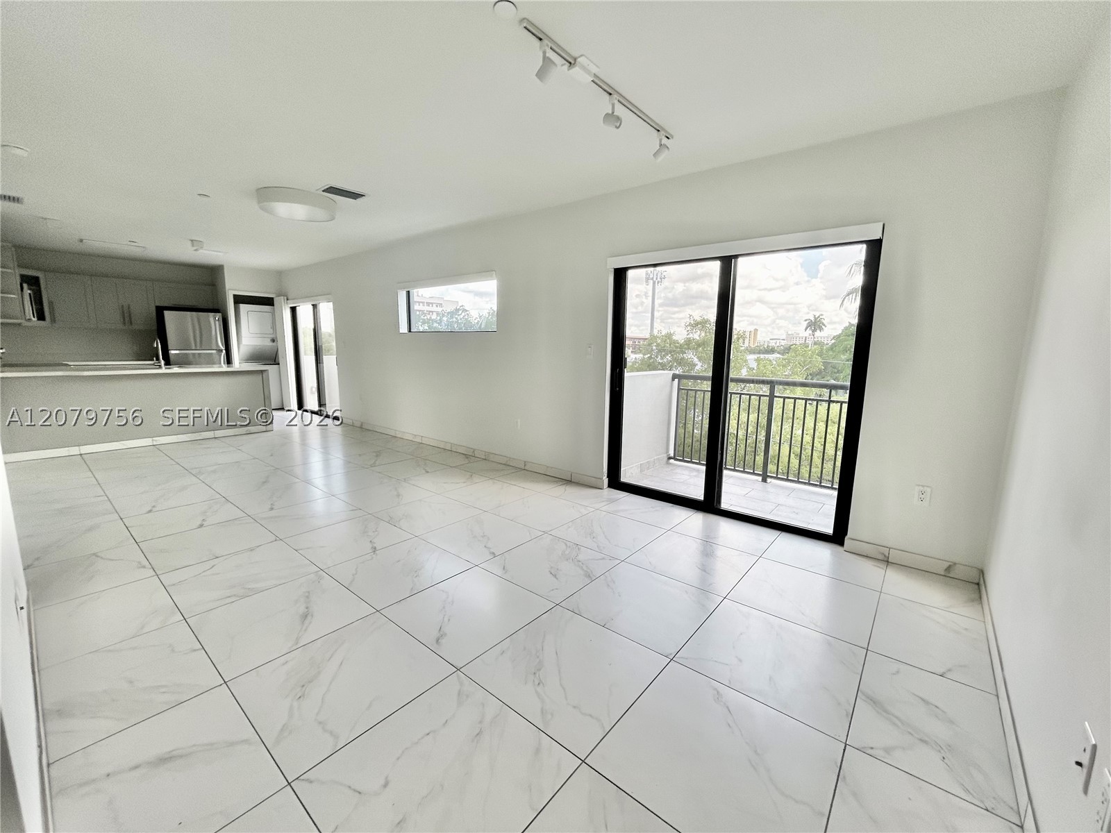 836 SW 2nd St #401, Miami FL 33130