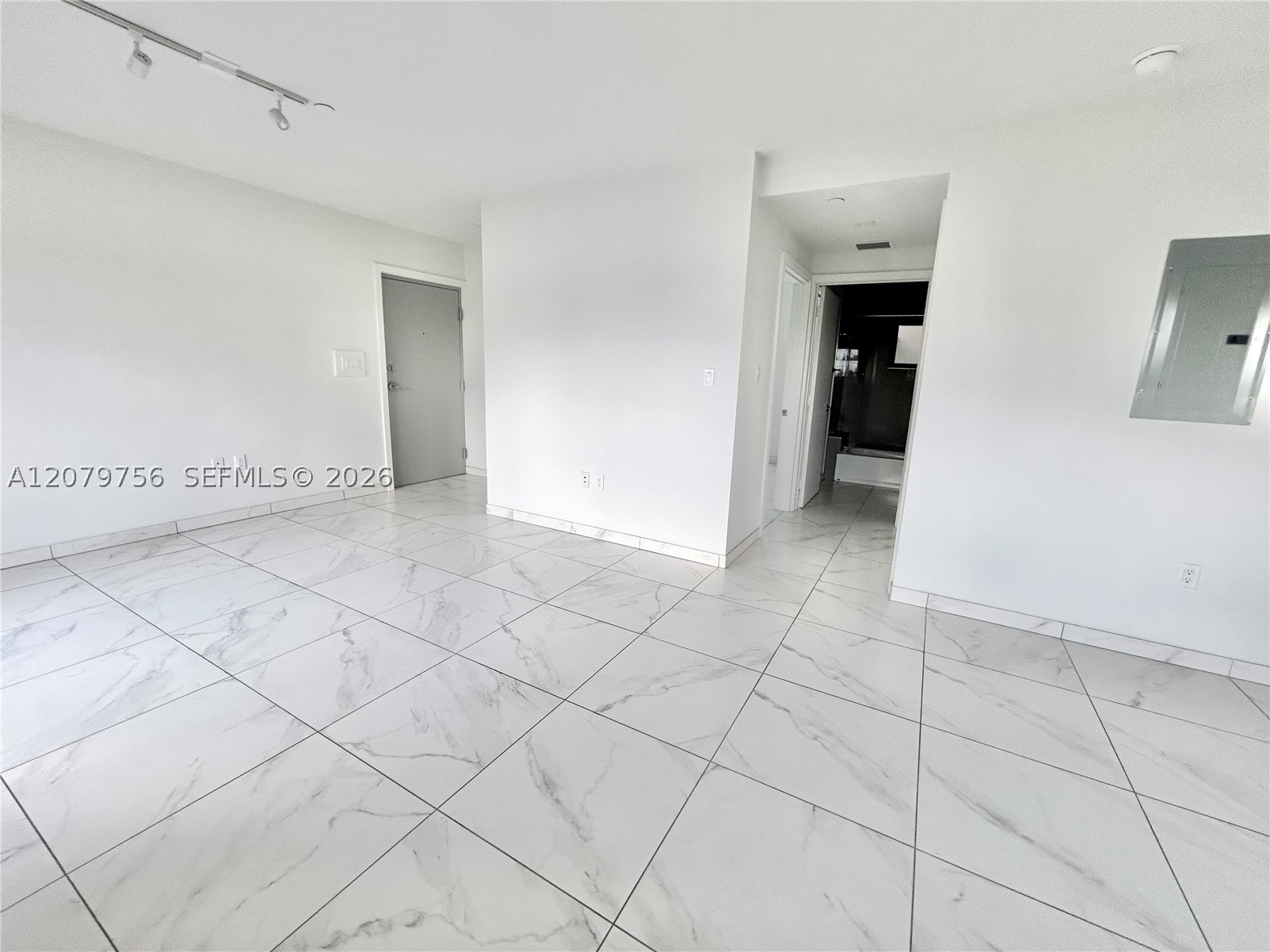 836 SW 2nd St #401, Miami FL 33130