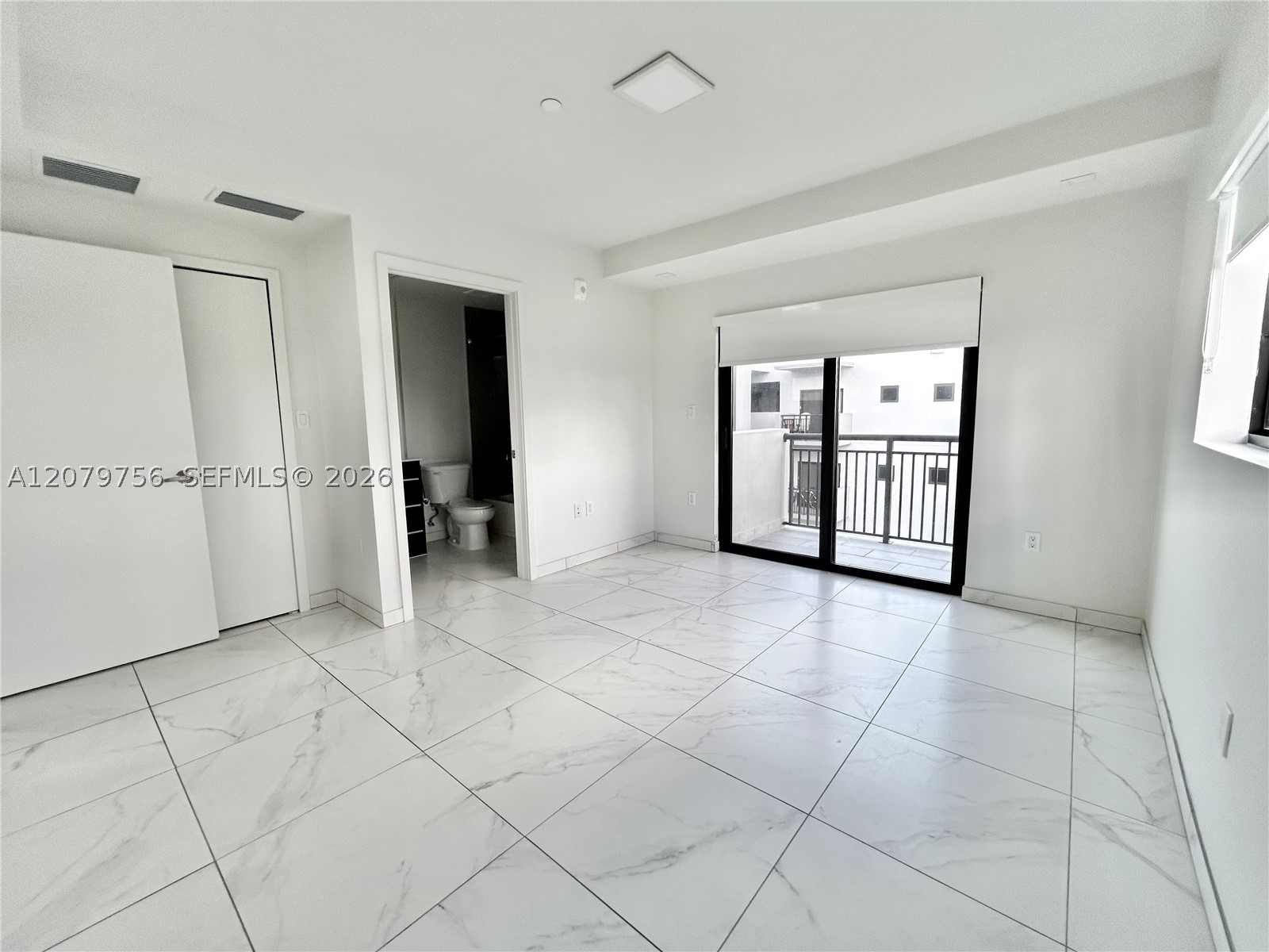 836 SW 2nd St #401, Miami FL 33130