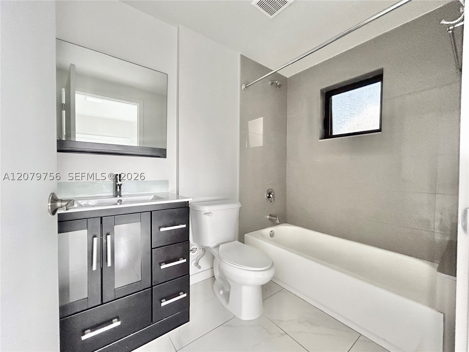 836 SW 2nd St #401, Miami FL 33130