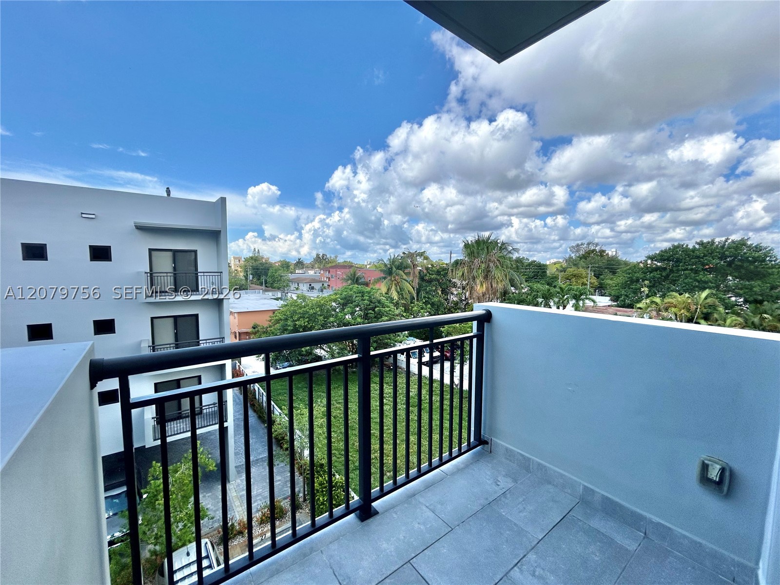 836 SW 2nd St #401, Miami FL 33130