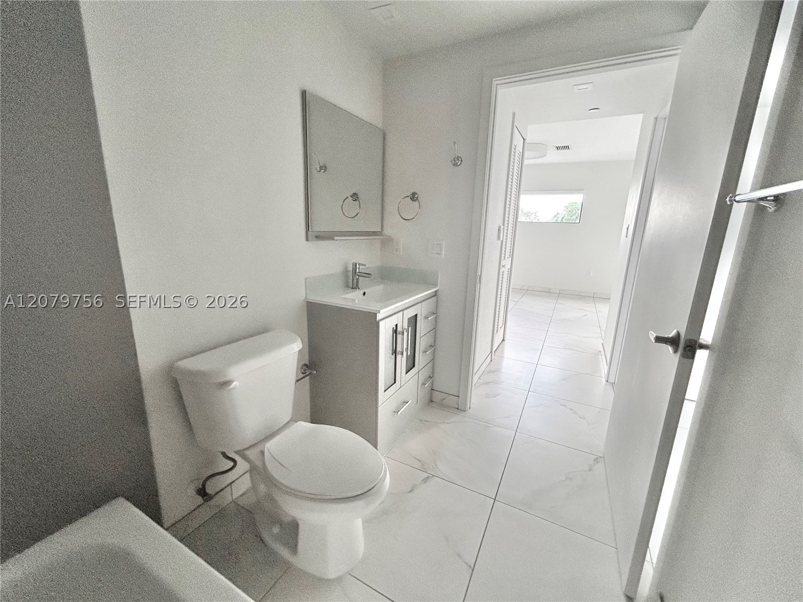 836 SW 2nd St #401, Miami FL 33130