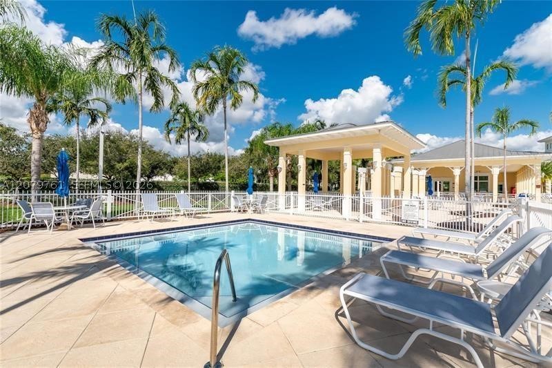2650 NE 3rd Dr #104, Homestead FL 33033