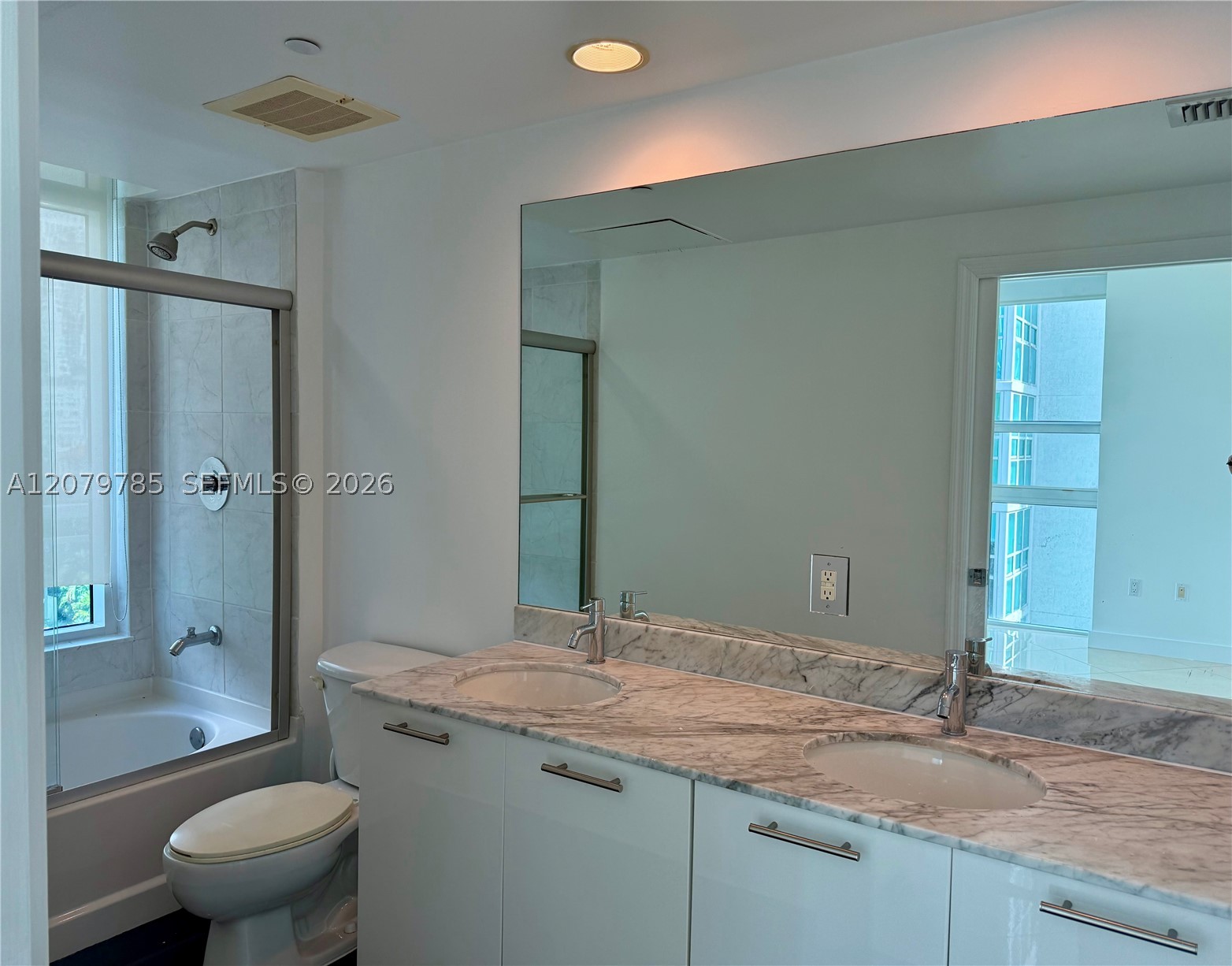 950 Brickell Bay Dr #601, Miami FL 33131