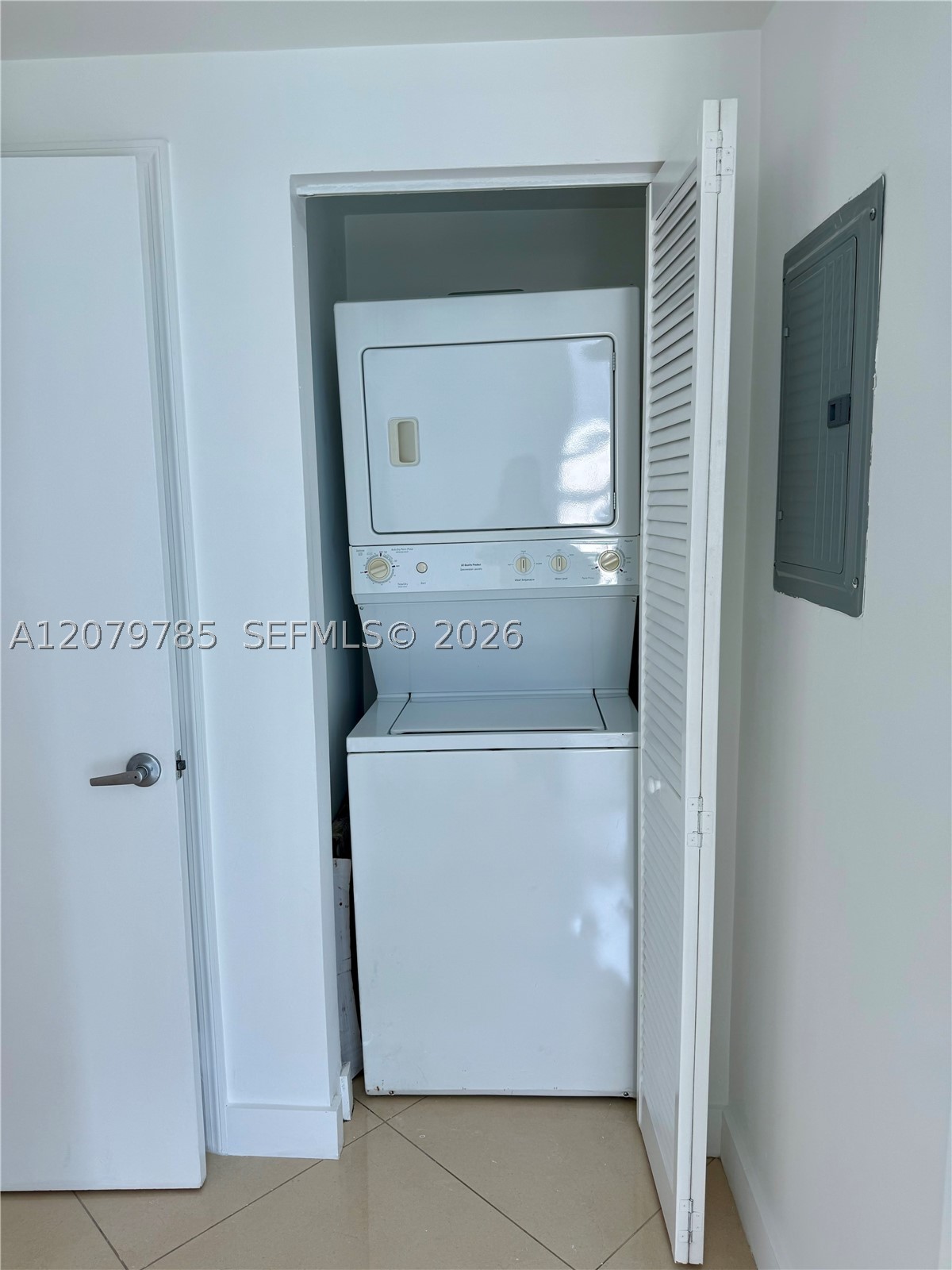 950 Brickell Bay Dr #601, Miami FL 33131