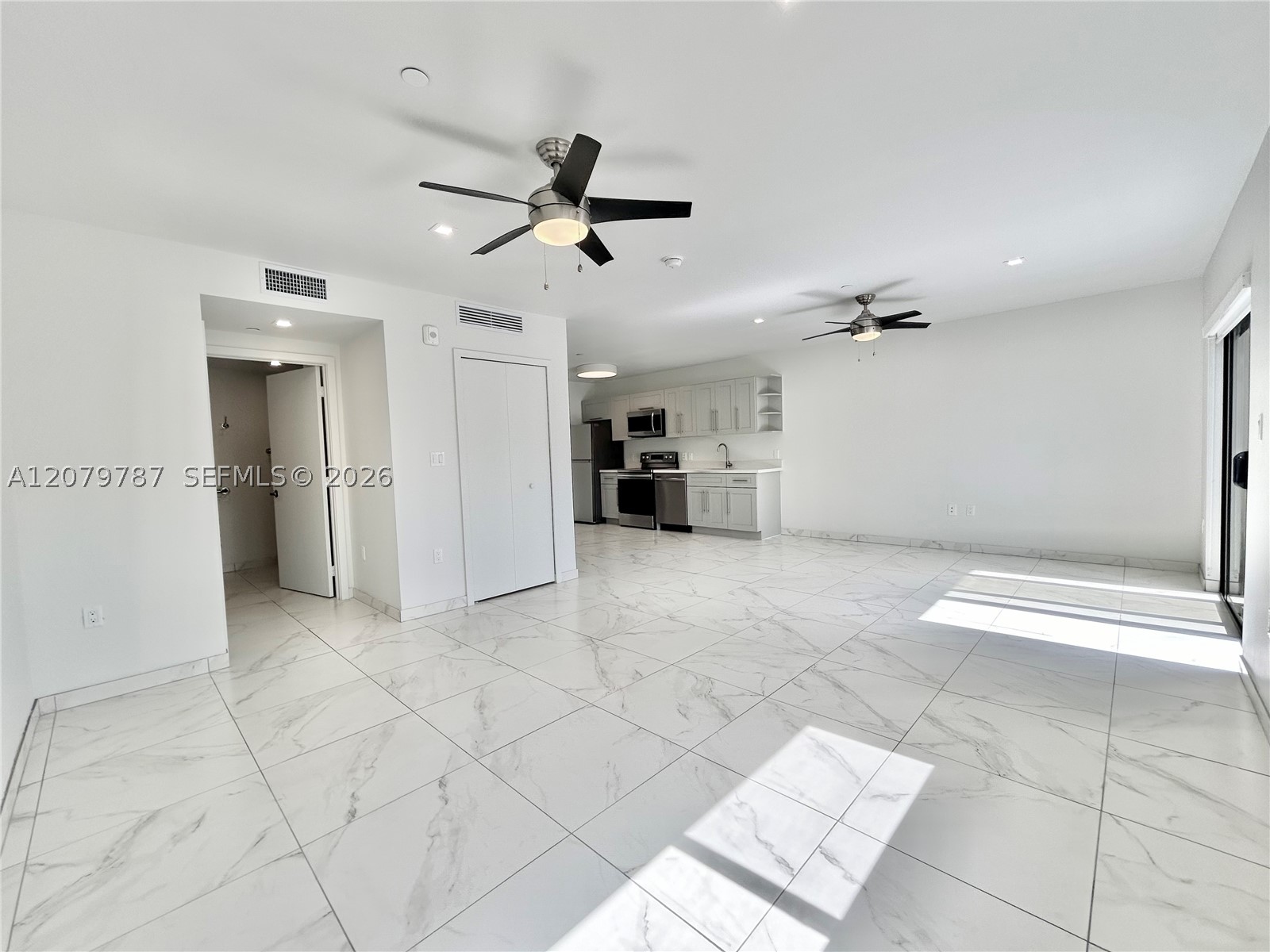 836 SW 2nd St #404, Miami FL 33130