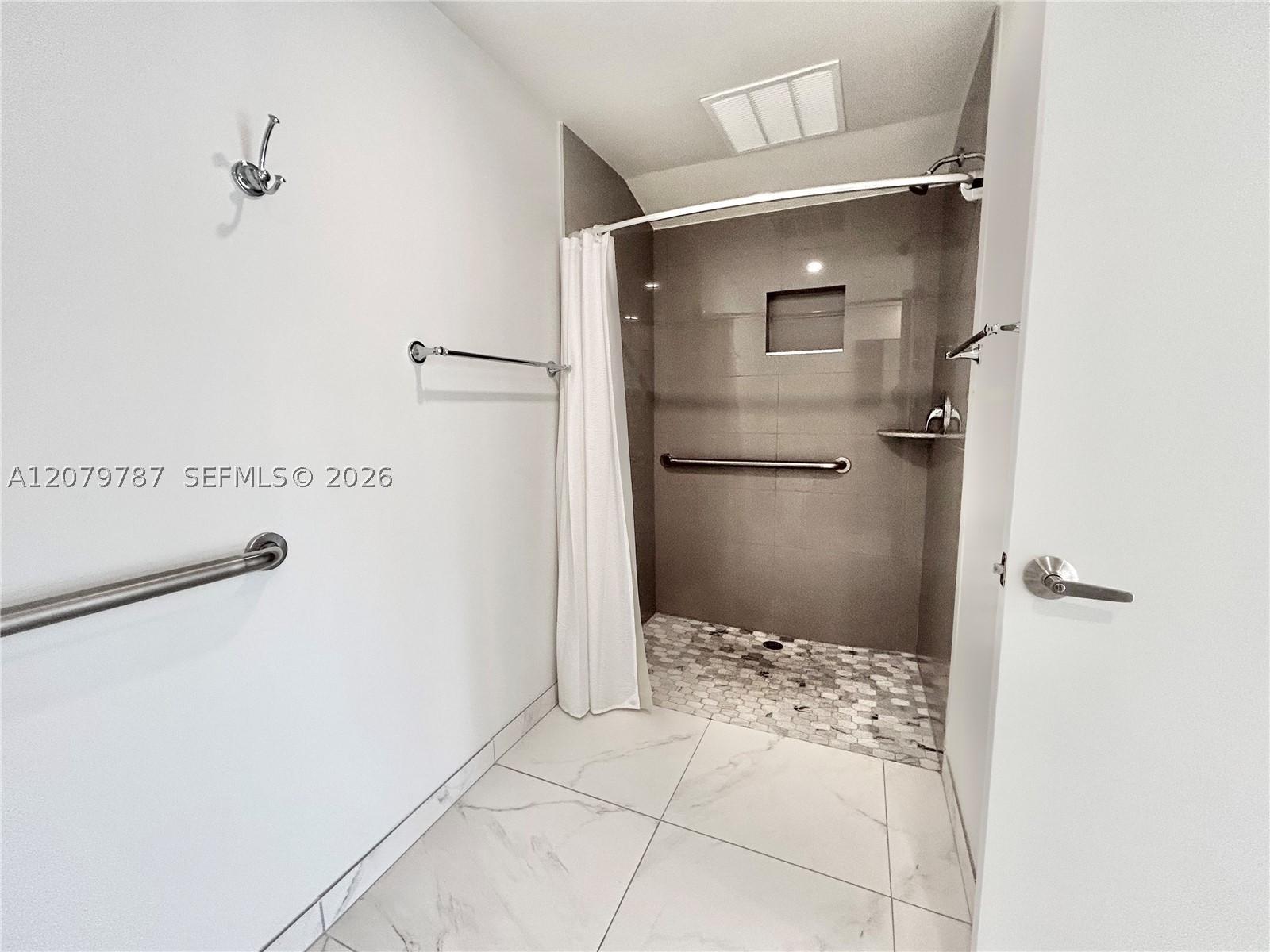 836 SW 2nd St #404, Miami FL 33130