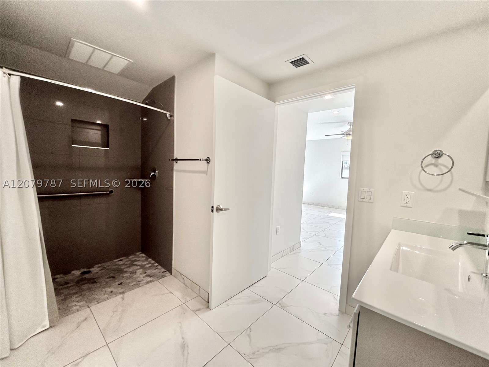 836 SW 2nd St #404, Miami FL 33130