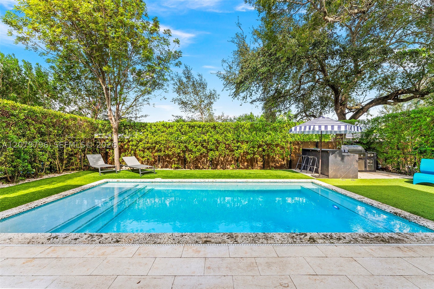 8611 Arboretum Ln, Miami FL 33138