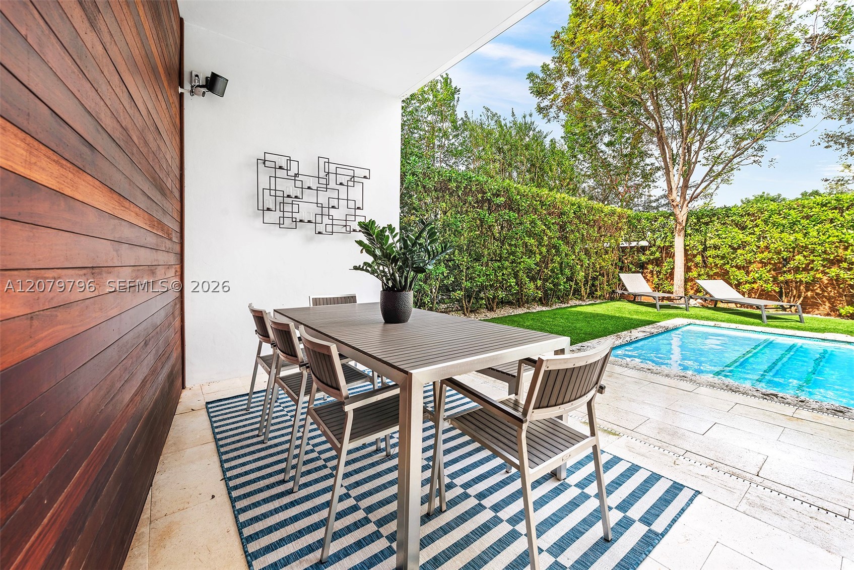 8611 Arboretum Ln, Miami FL 33138