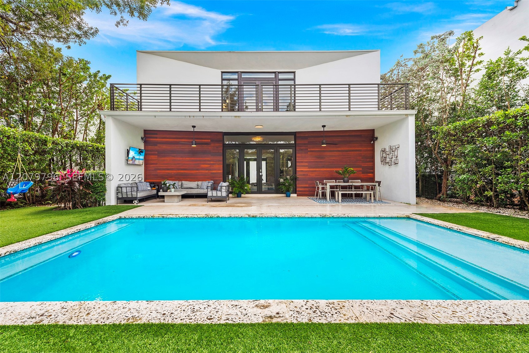 8611 Arboretum Ln, Miami FL 33138