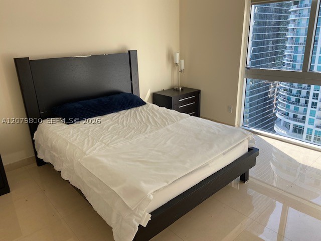 325 S Biscayne Blvd #2914, Miami FL 33131