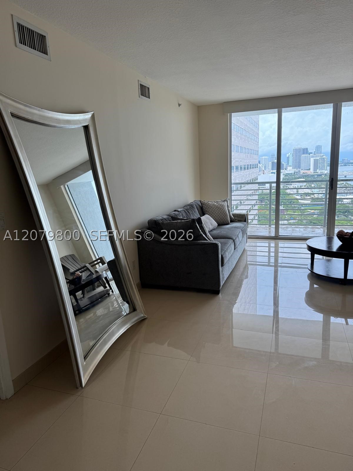 325 S Biscayne Blvd #2914, Miami FL 33131