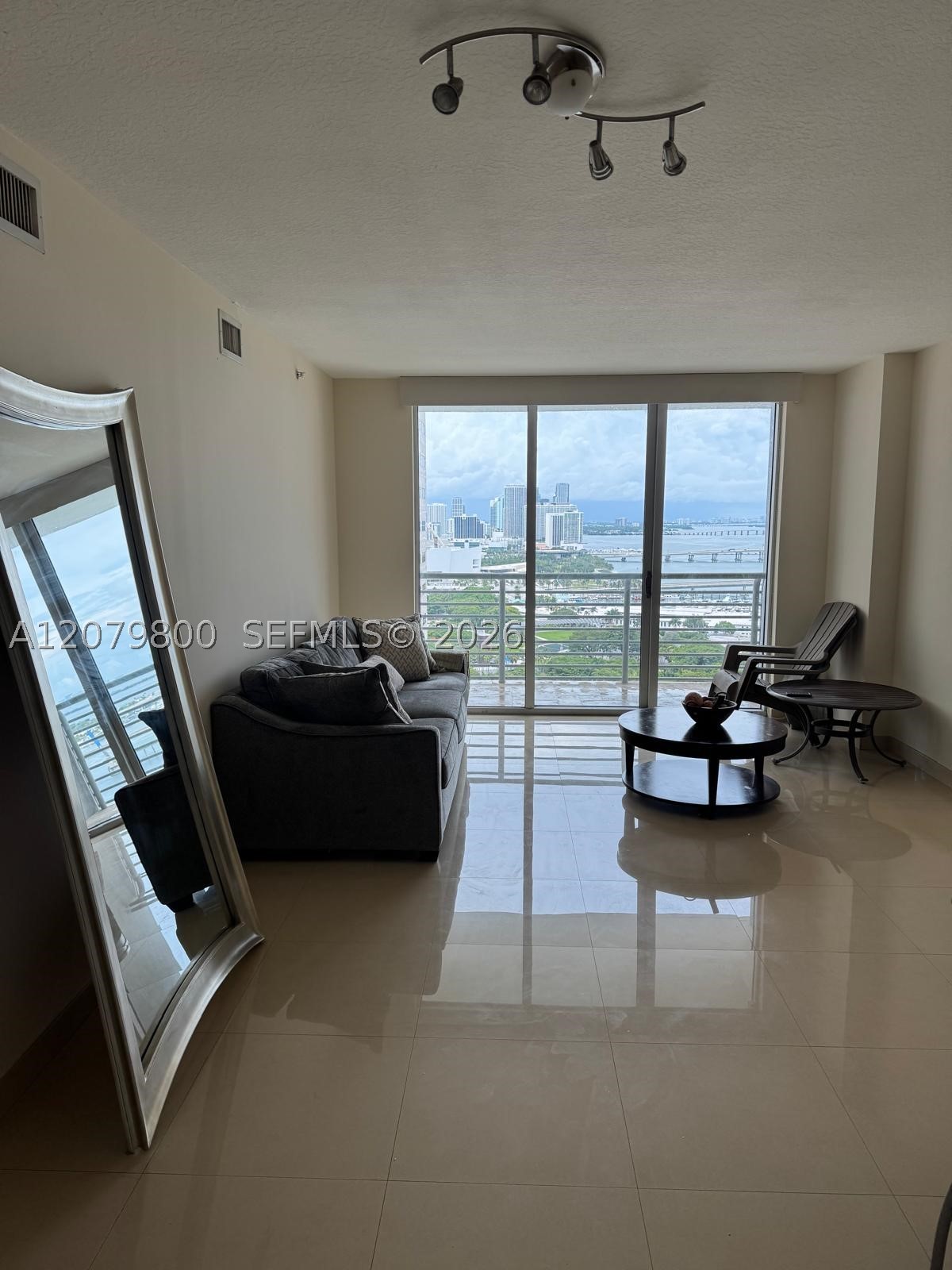 325 S Biscayne Blvd #2914, Miami FL 33131
