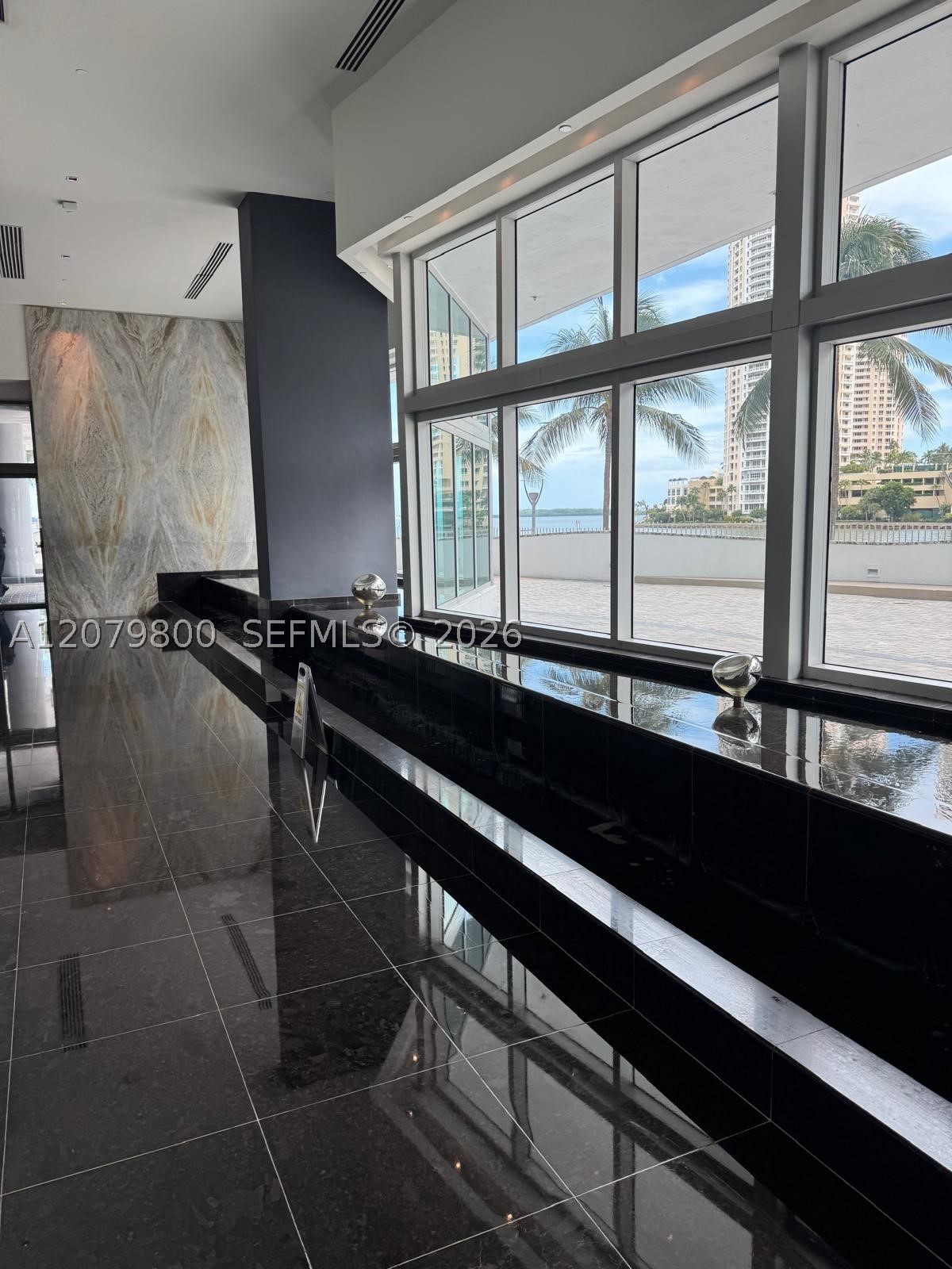 325 S Biscayne Blvd #2914, Miami FL 33131