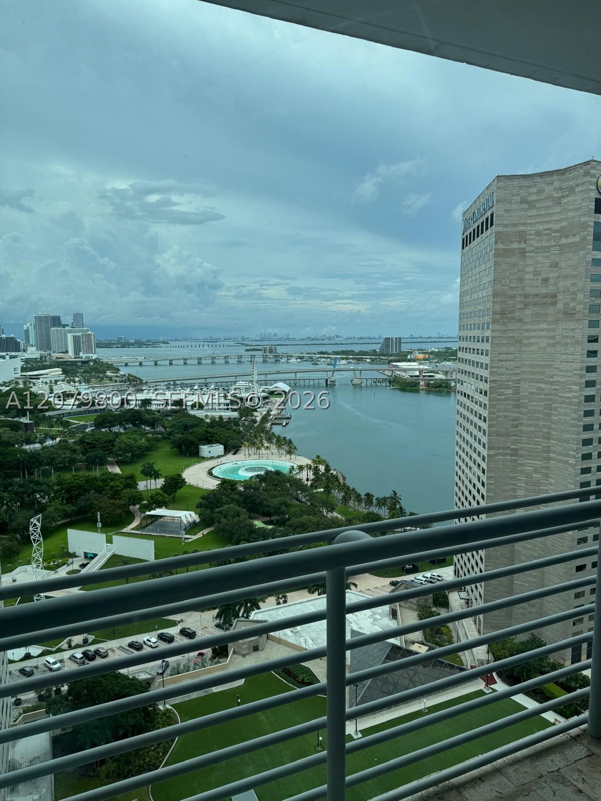 325 S Biscayne Blvd #2914, Miami FL 33131