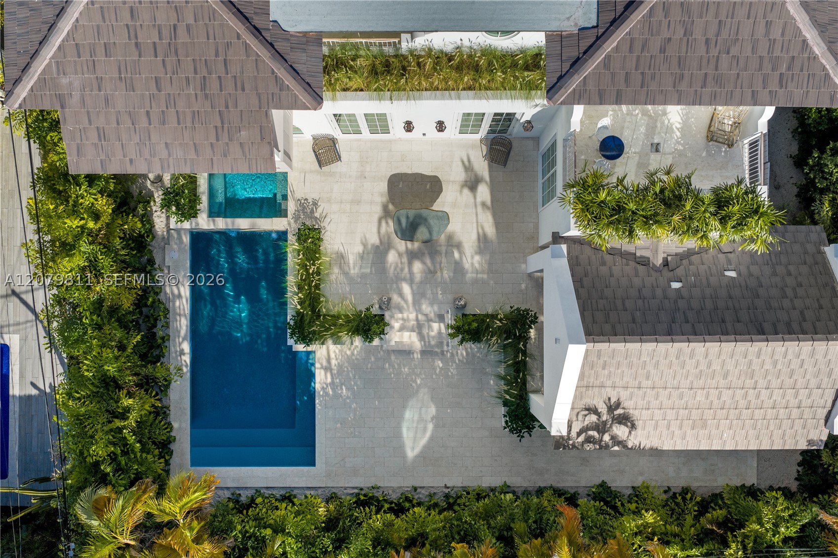 544 Warren Ln, Key Biscayne FL 33149