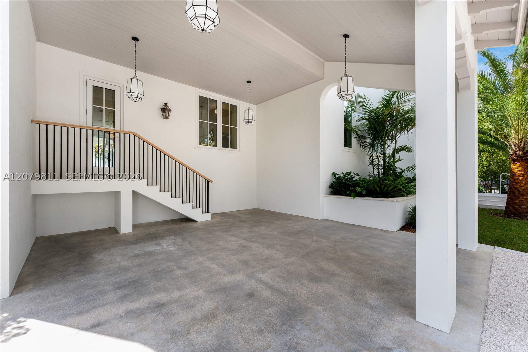 544 Warren Ln, Key Biscayne FL 33149