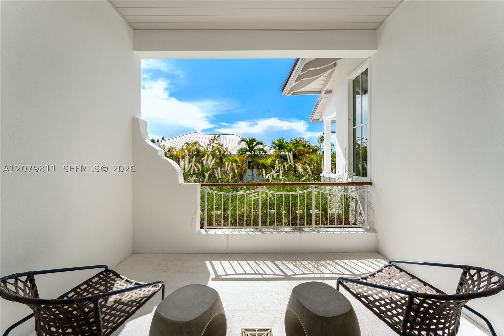 544 Warren Ln, Key Biscayne FL 33149