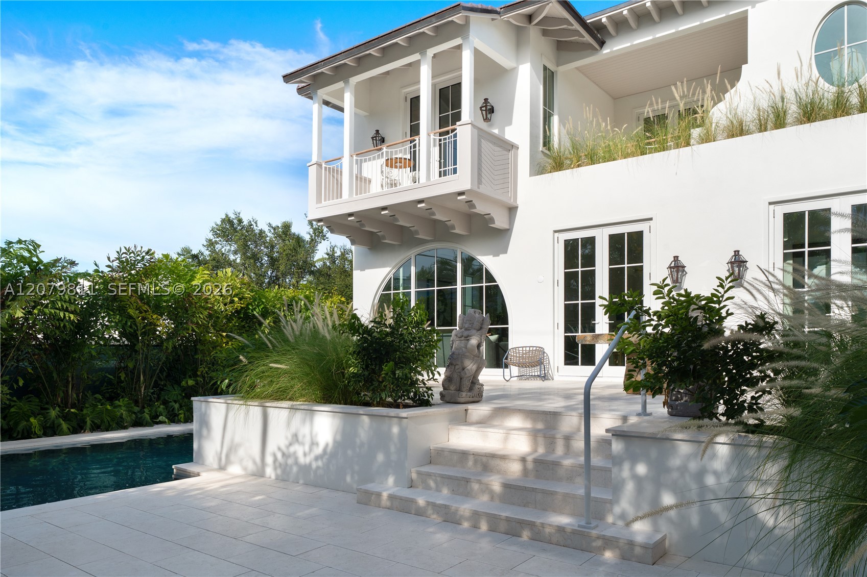 544 Warren Ln, Key Biscayne FL 33149