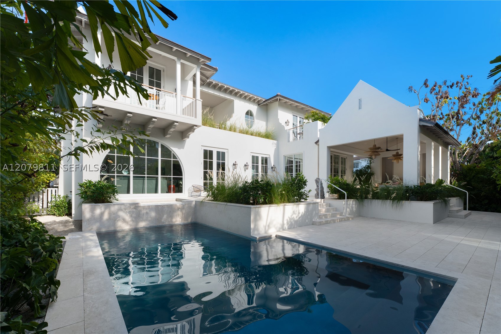 544 Warren Ln, Key Biscayne FL 33149