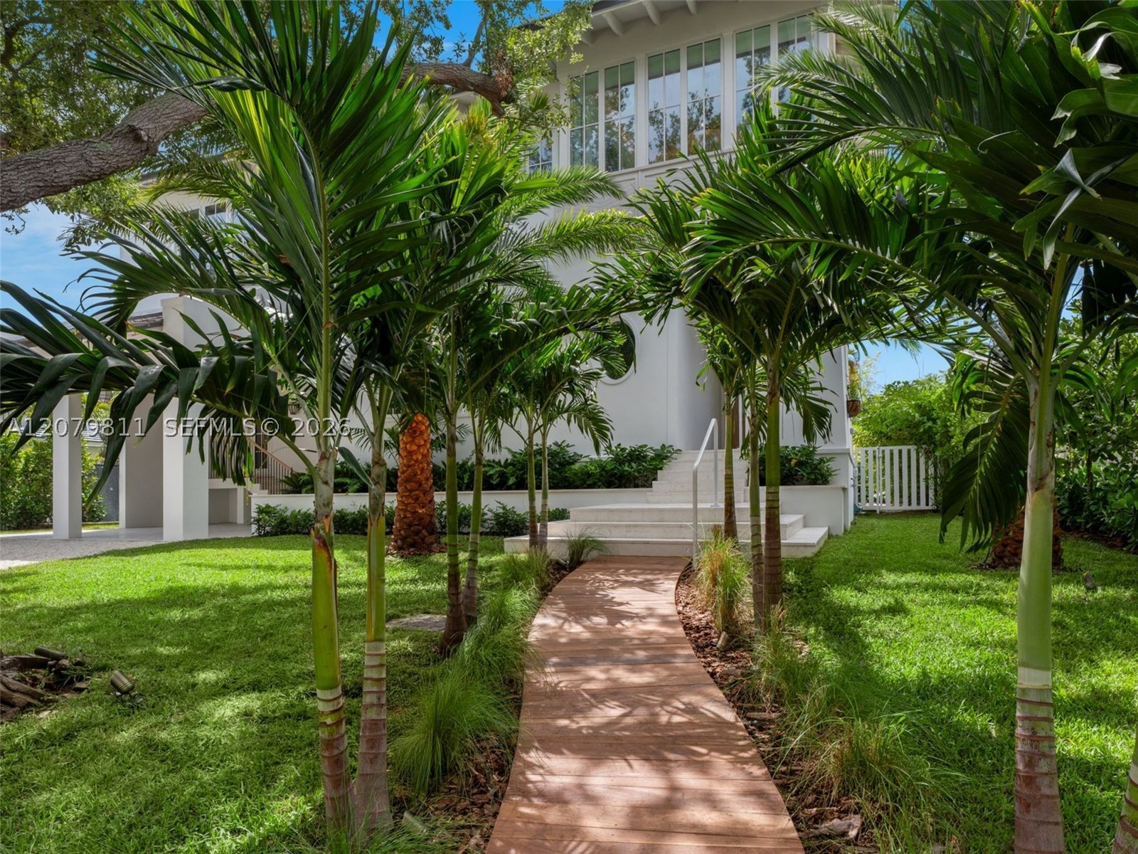 544 Warren Ln, Key Biscayne FL 33149
