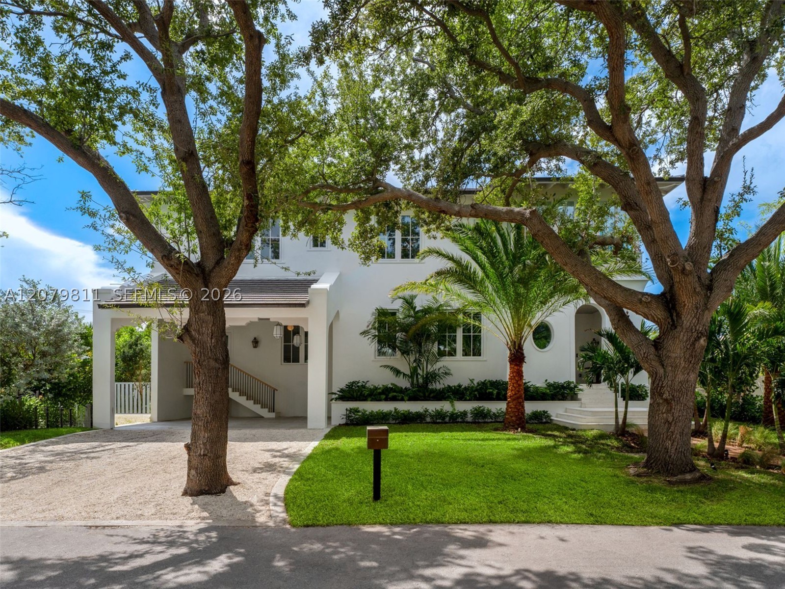 544 Warren Ln, Key Biscayne FL 33149