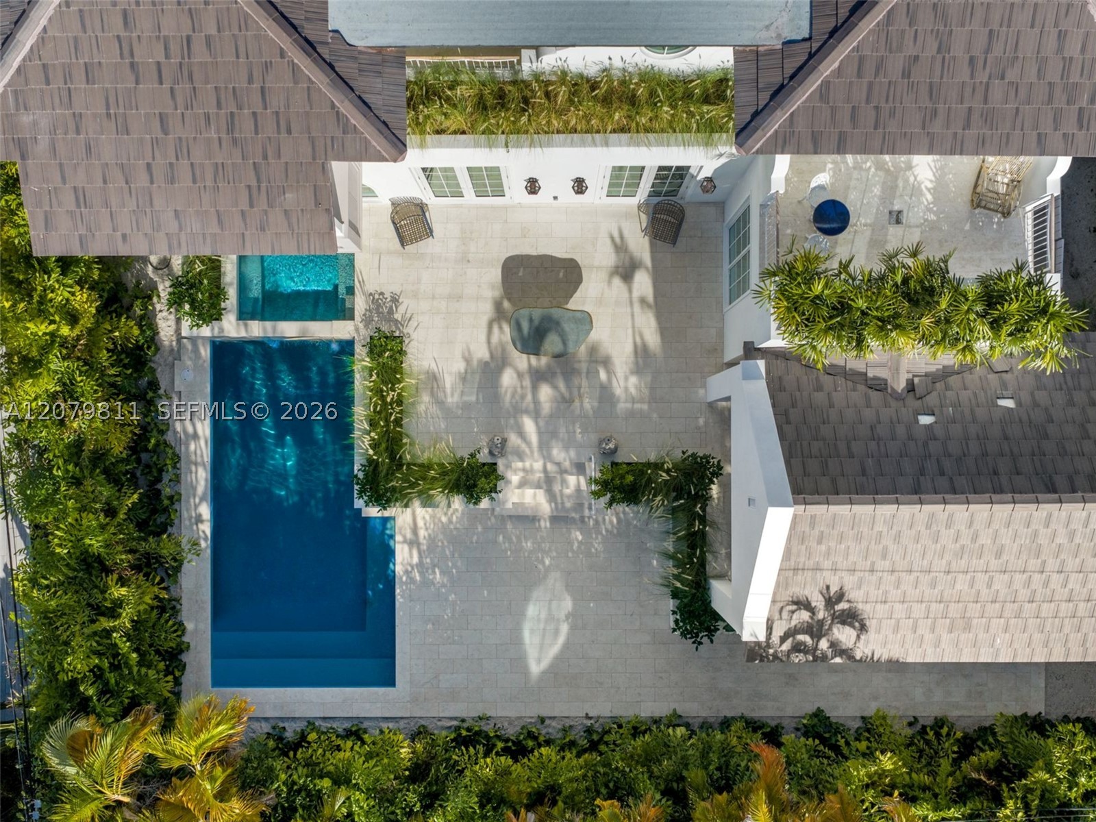 544 Warren Ln, Key Biscayne FL 33149