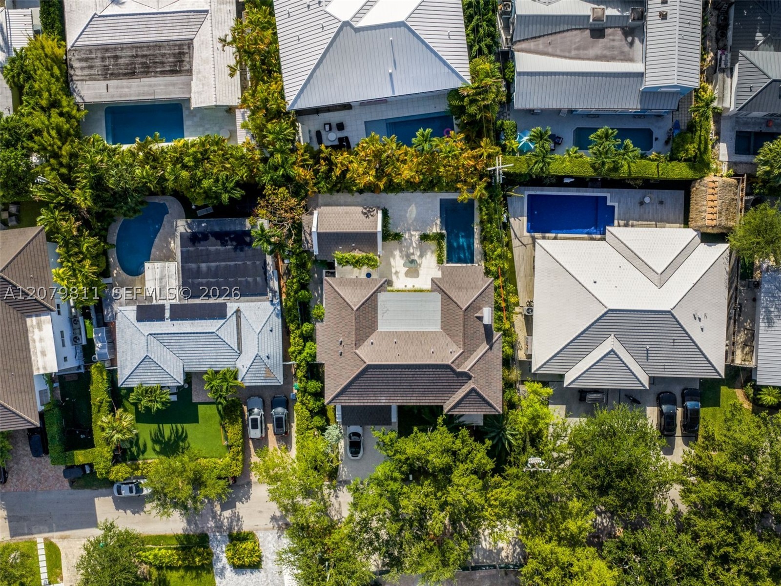544 Warren Ln, Key Biscayne FL 33149