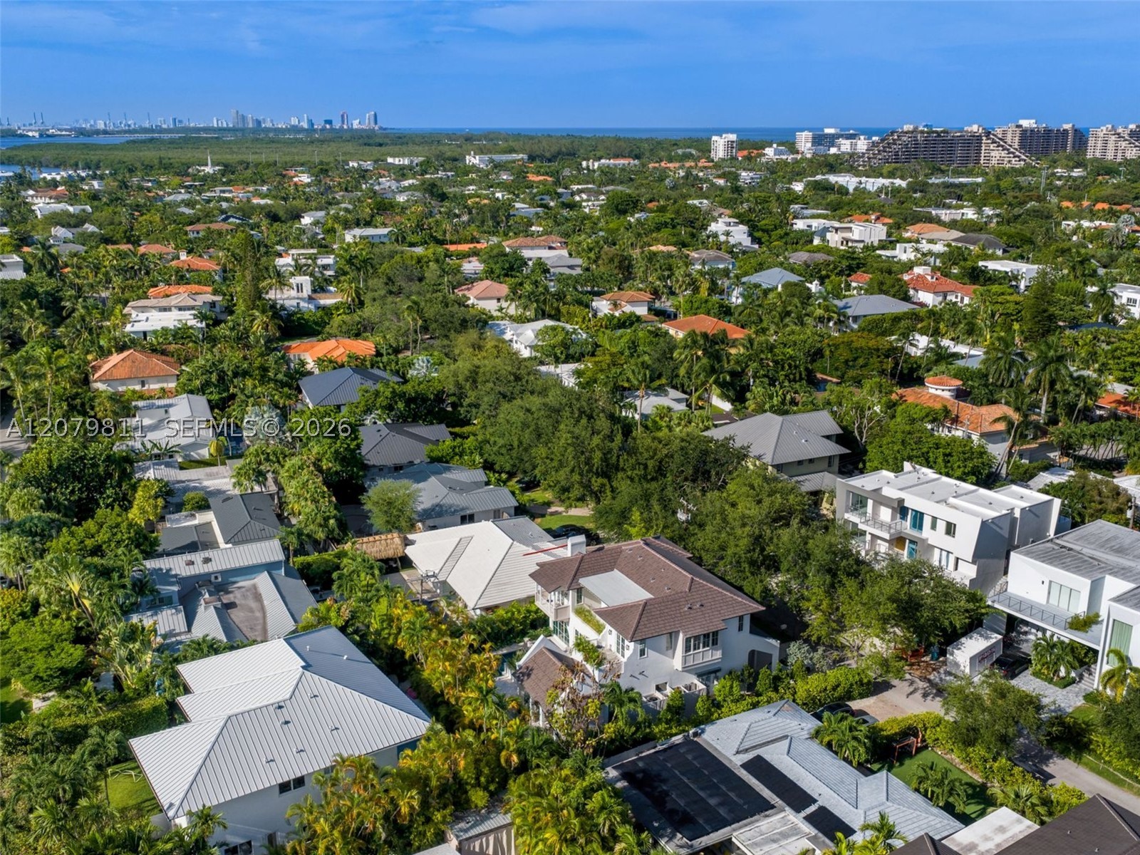 544 Warren Ln, Key Biscayne FL 33149