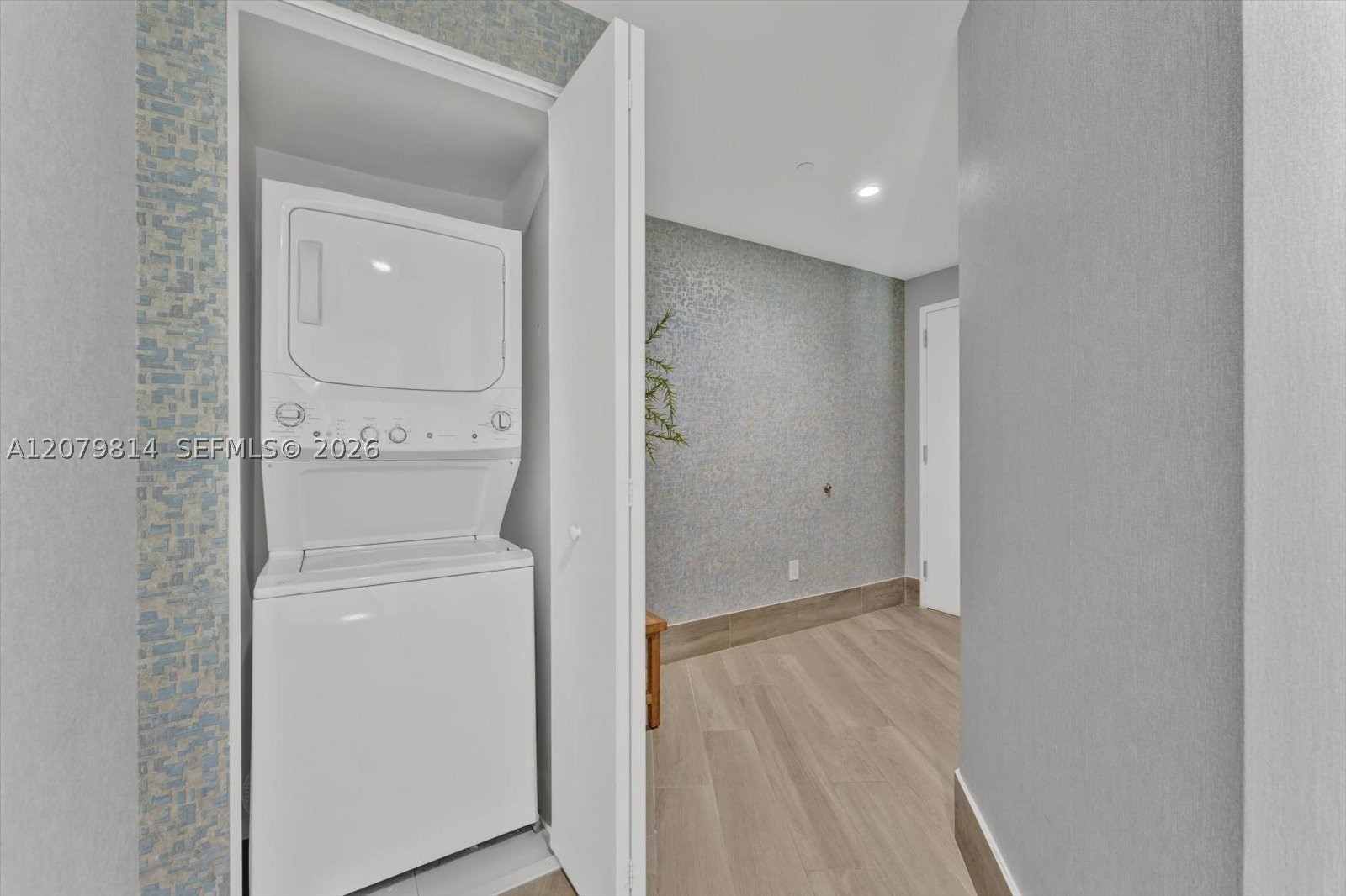 501 NE 31st St #2006, Miami FL 33137
