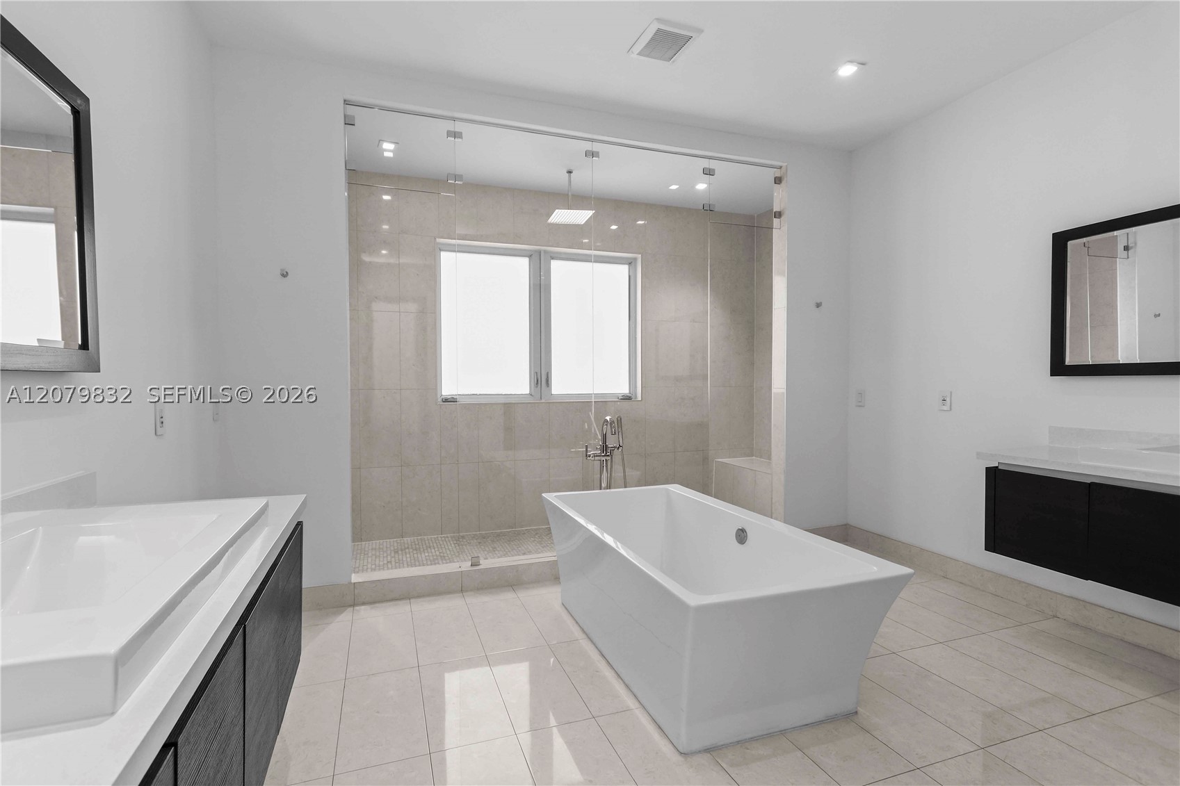 8249 NW 34th Dr, Doral FL 33122