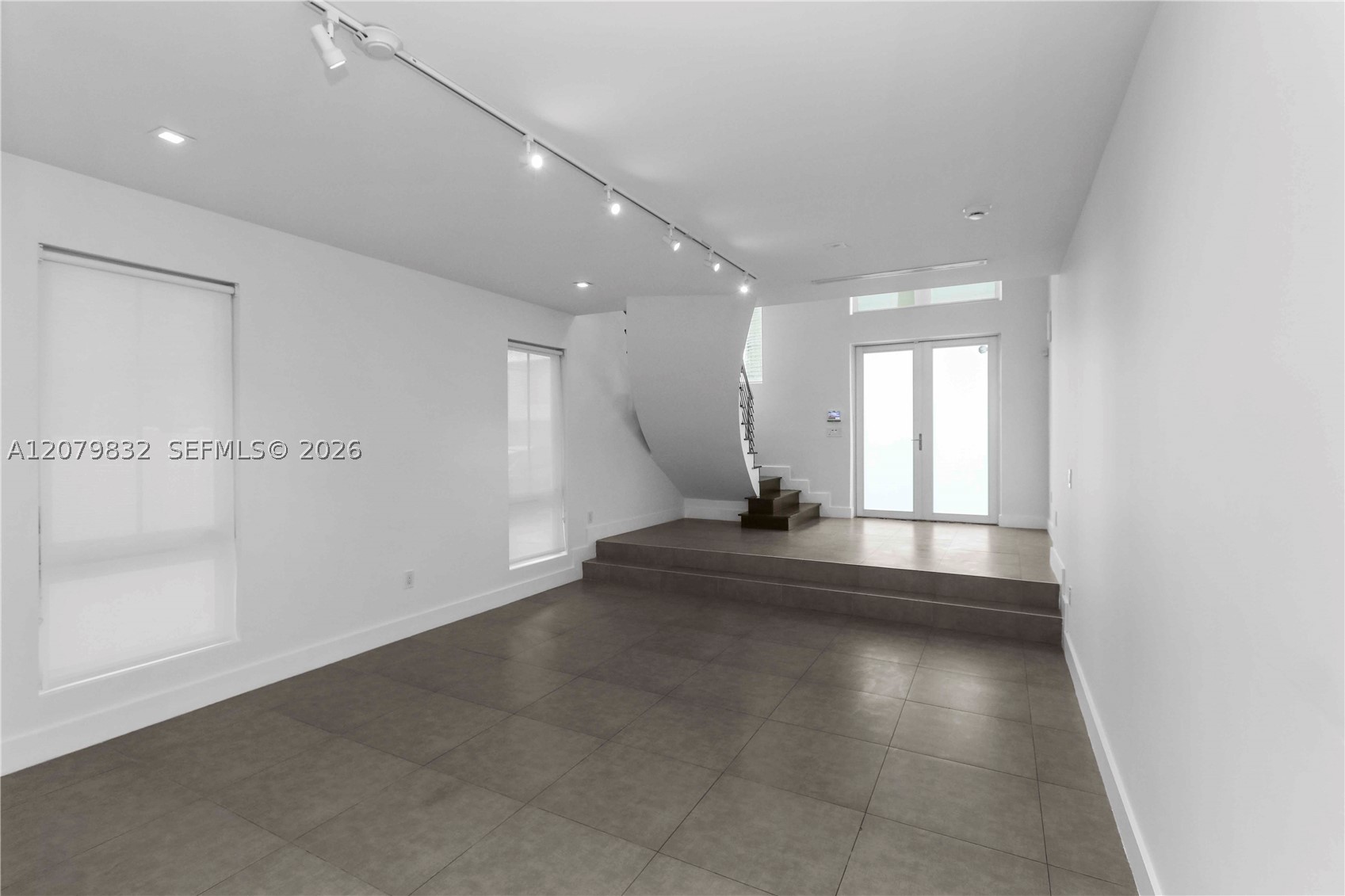 8249 NW 34th Dr, Doral FL 33122
