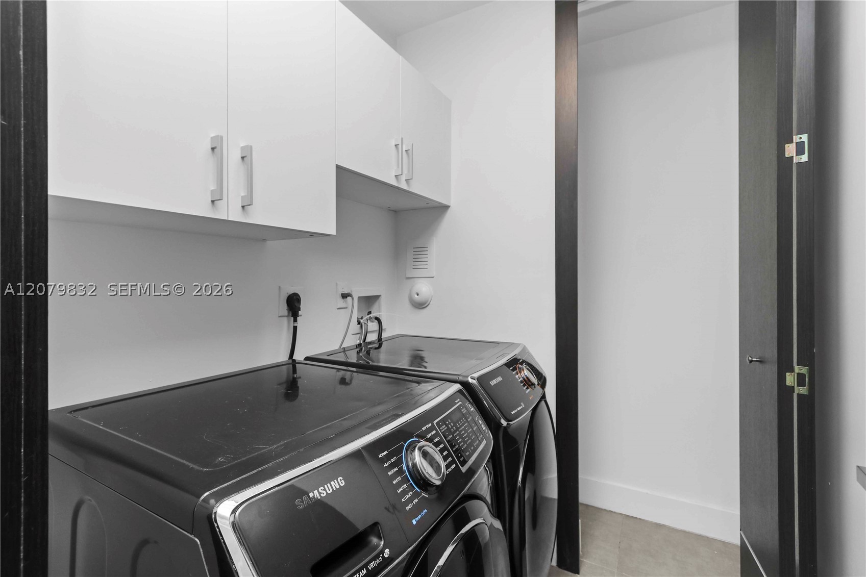 8249 NW 34th Dr, Doral FL 33122
