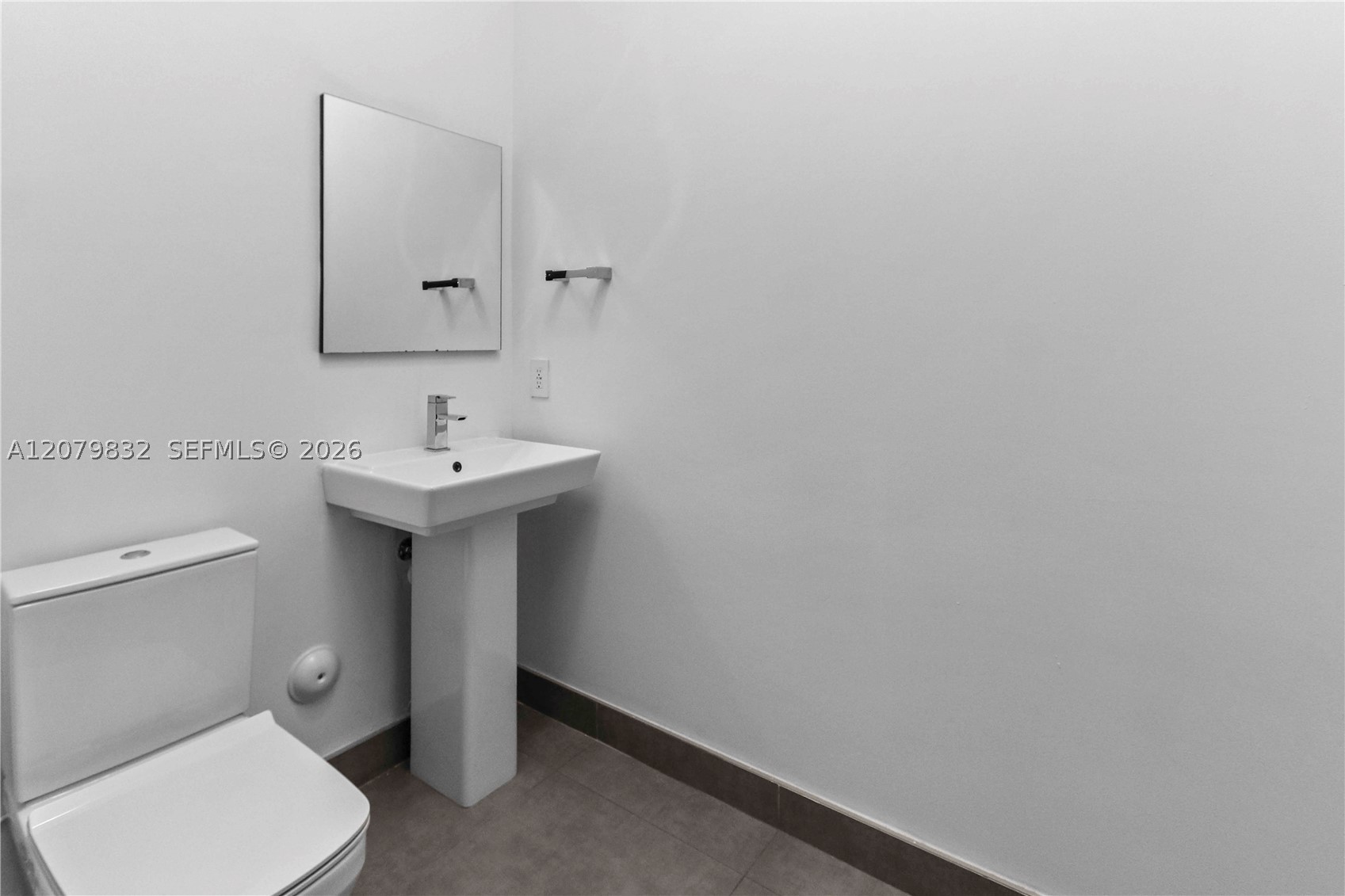 8249 NW 34th Dr, Doral FL 33122