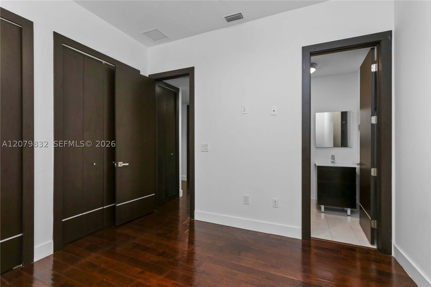 8249 NW 34th Dr, Doral FL 33122