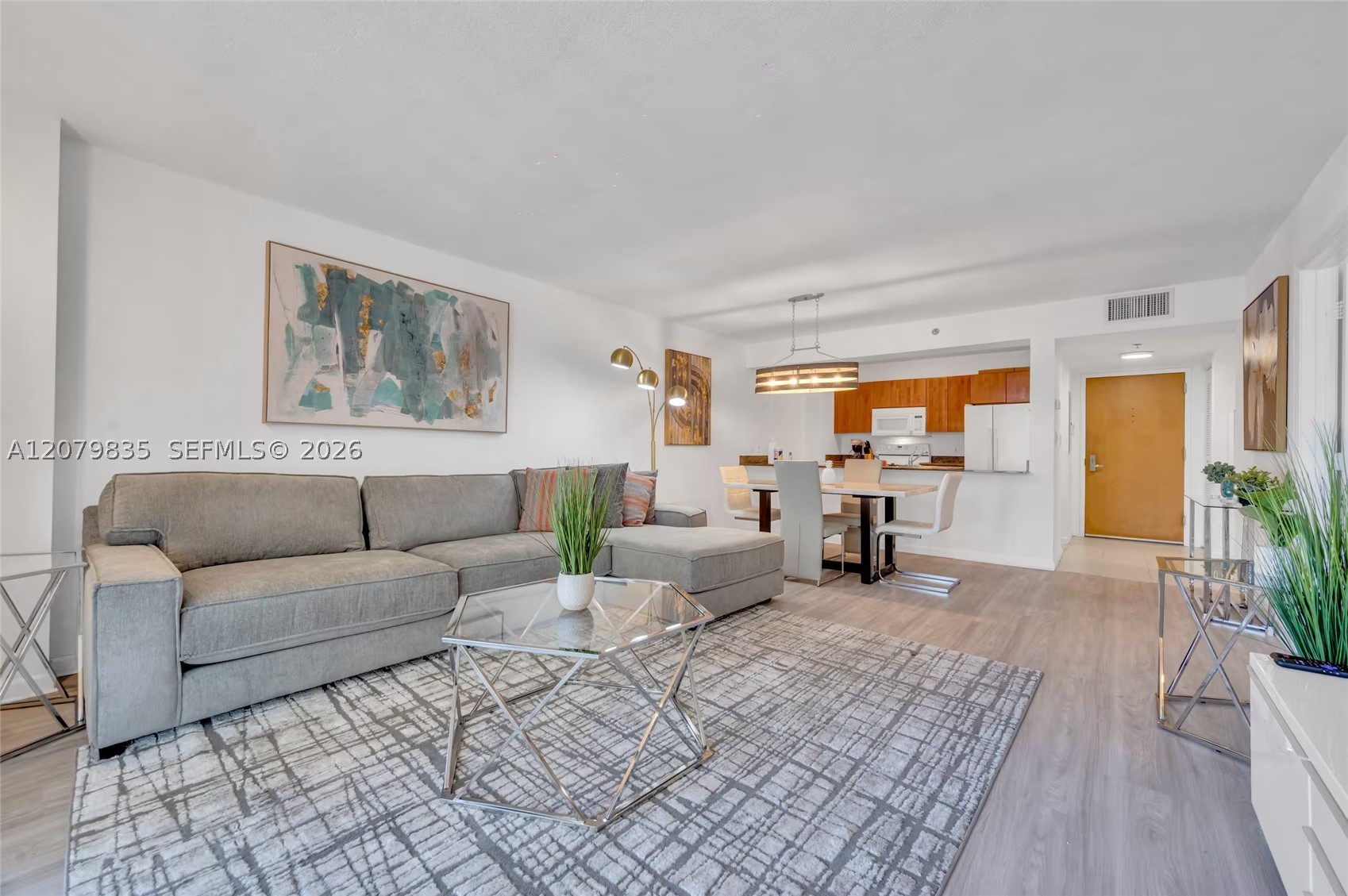 1200 Brickell Bay Dr #2904, Miami FL 33131