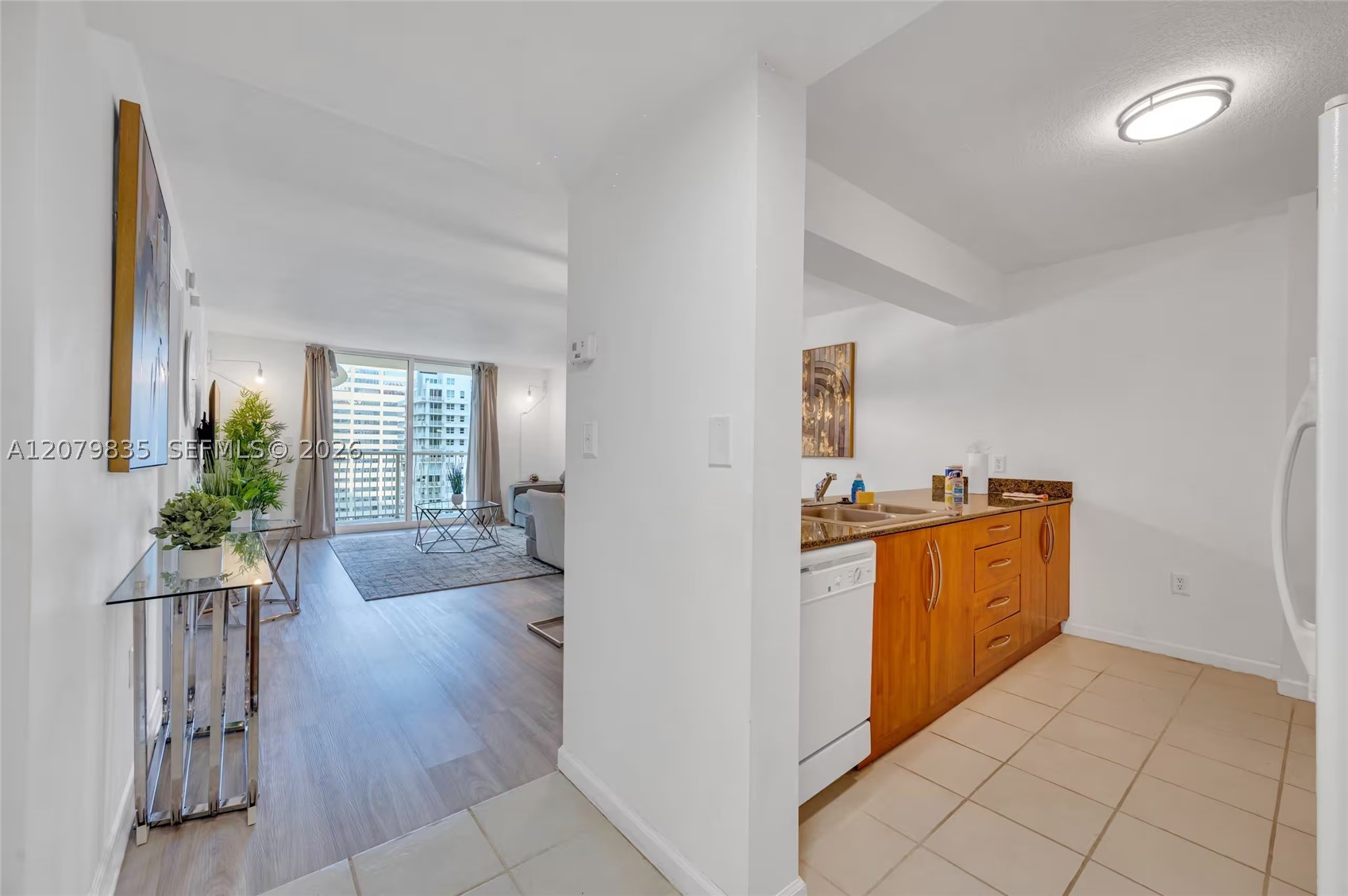 1200 Brickell Bay Dr #2904, Miami FL 33131