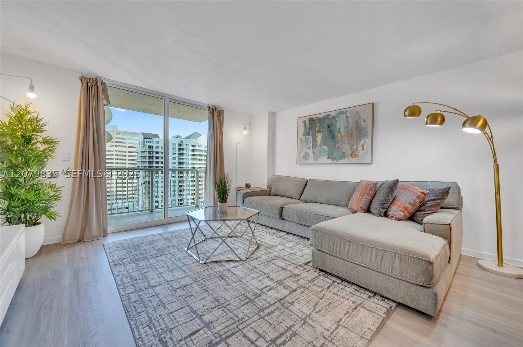 1200 Brickell Bay Dr #2904, Miami FL 33131