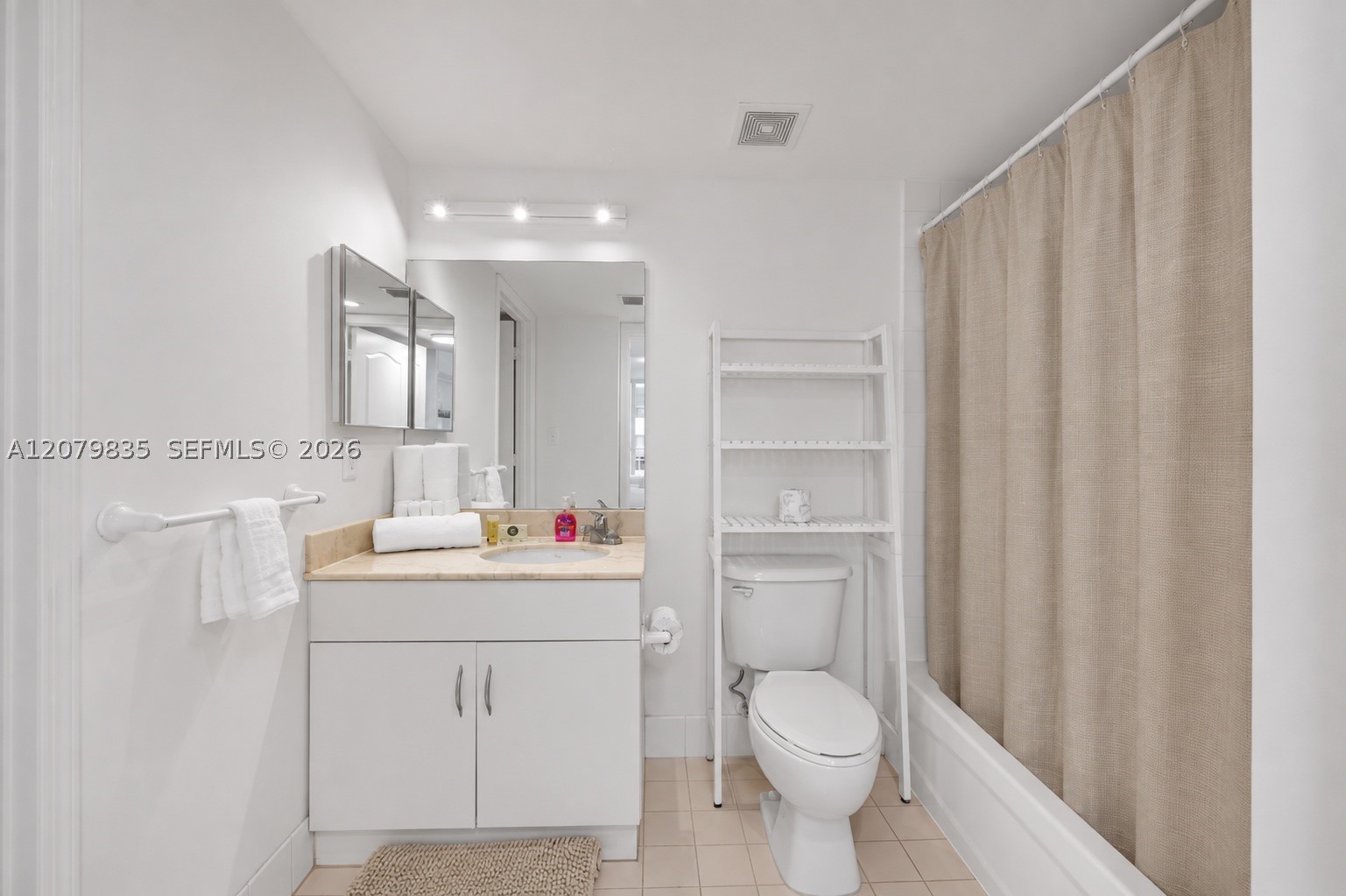 1200 Brickell Bay Dr #2904, Miami FL 33131