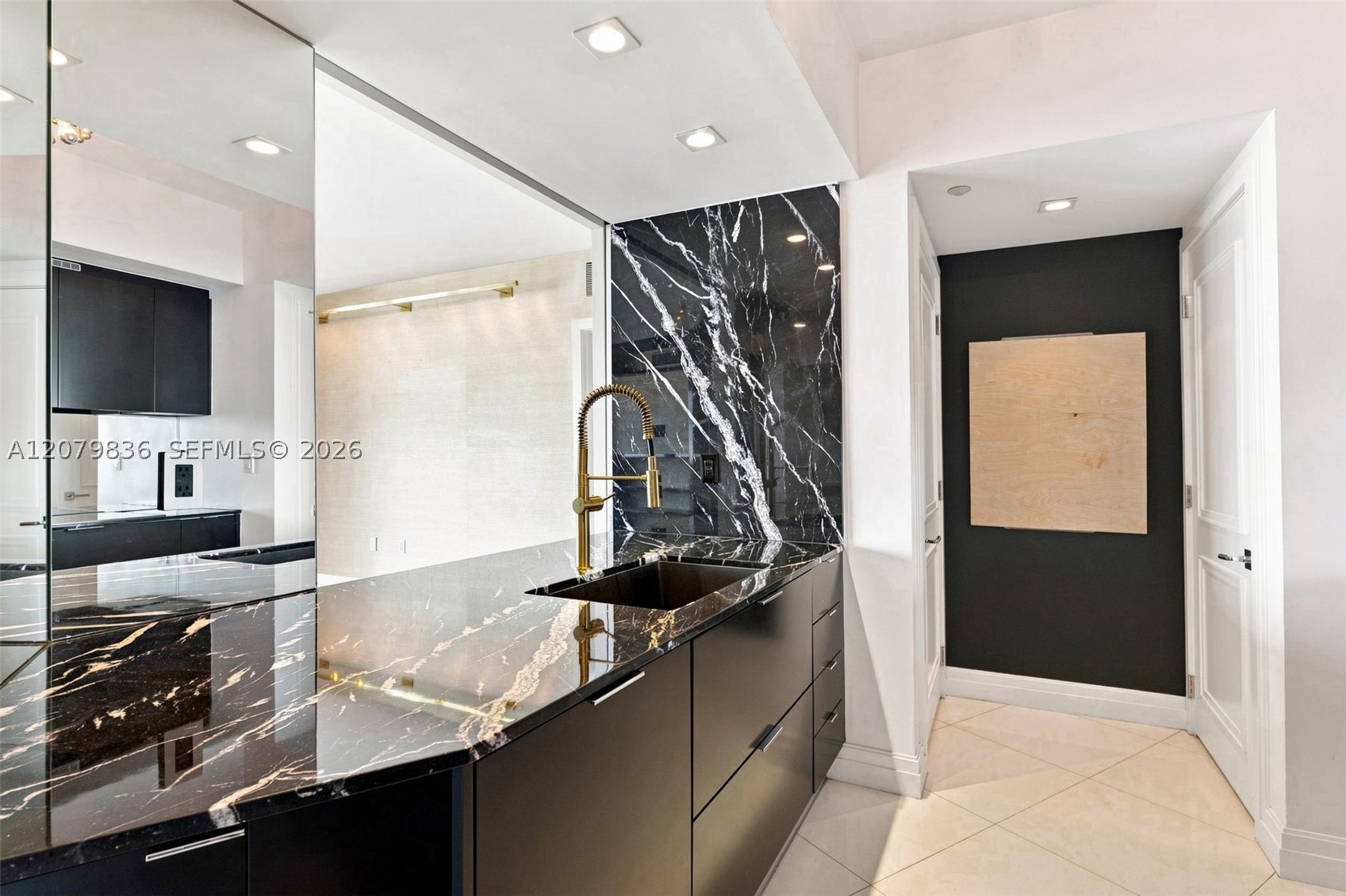 400 Alton Rd #1804, Miami Beach FL 33139