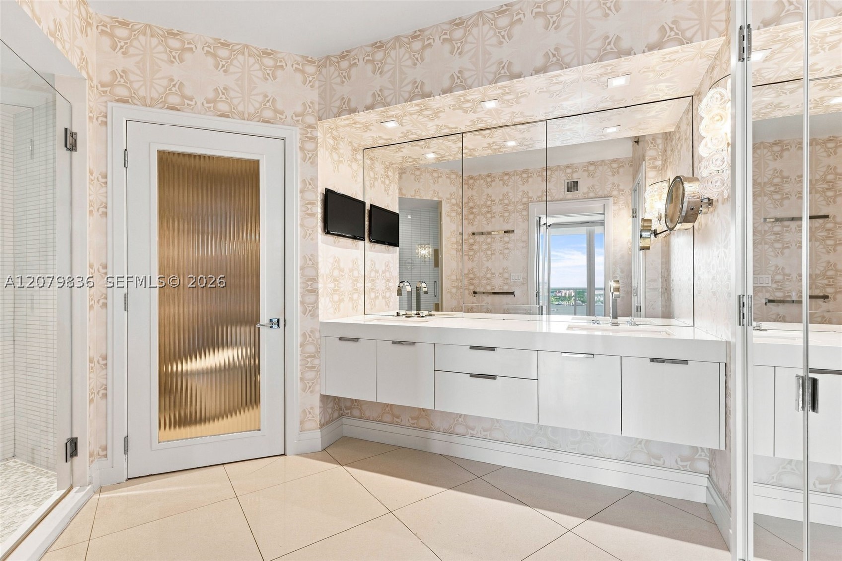 400 Alton Rd #1804, Miami Beach FL 33139