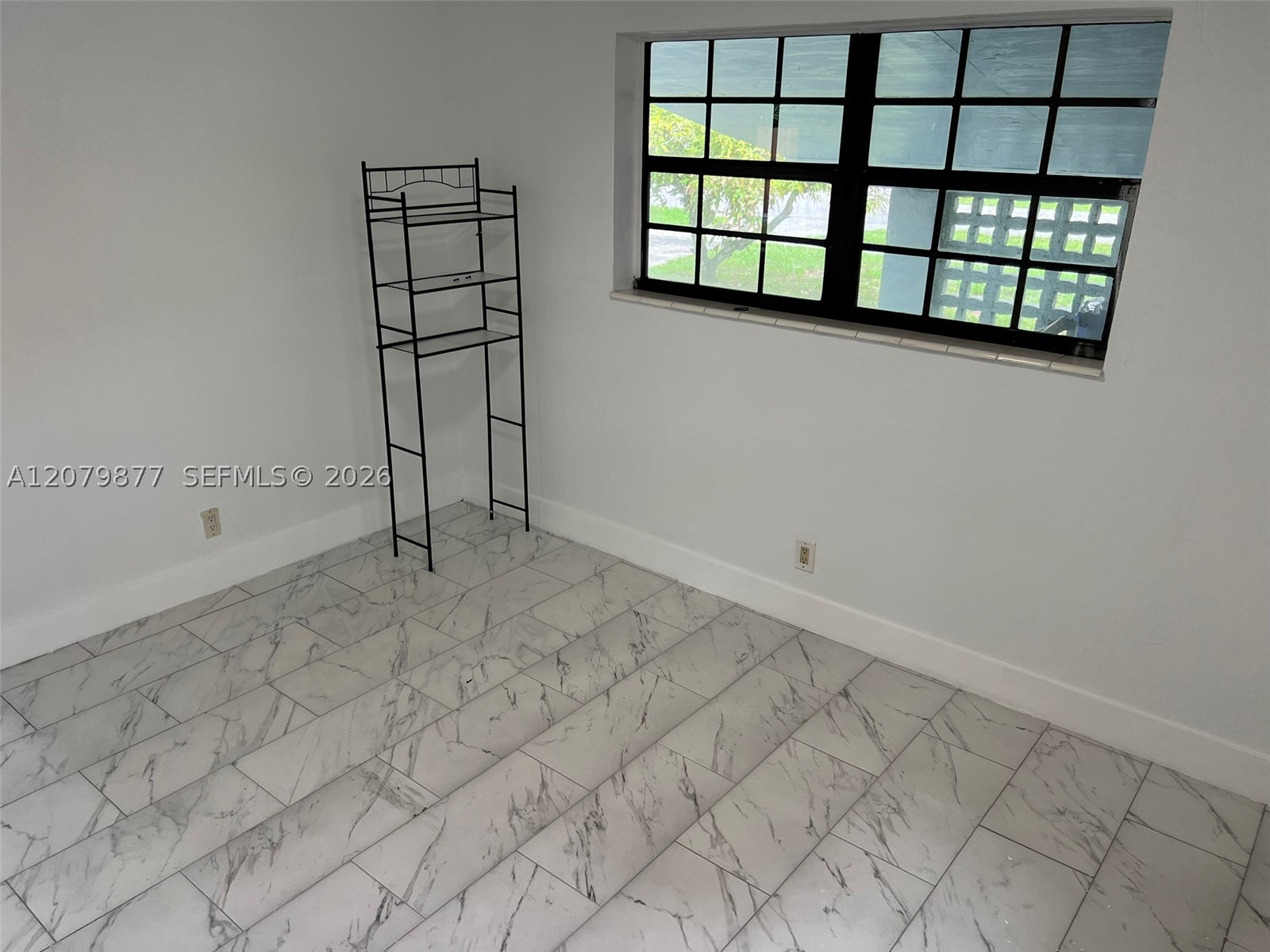 4421 NW 33rd St #0, Lauderdale Lakes FL 33319