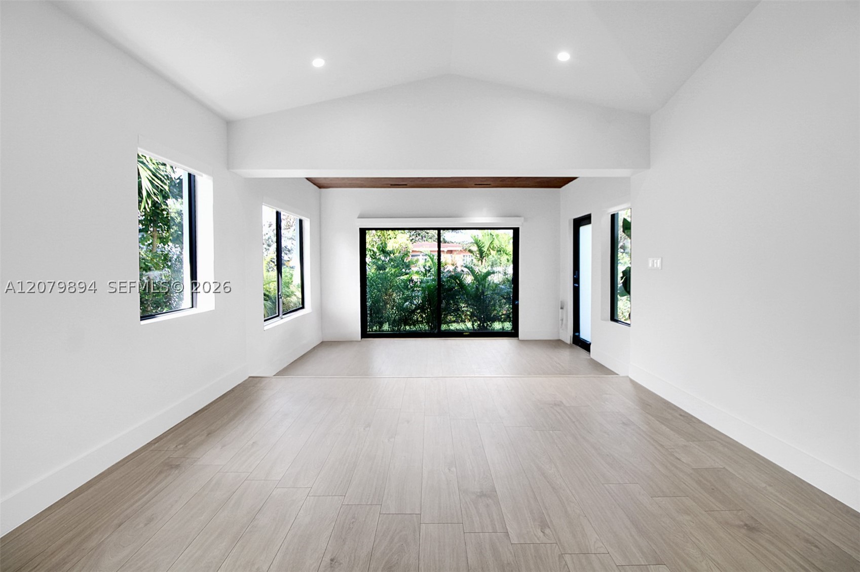 500 NW 43rd St, Miami FL 33127