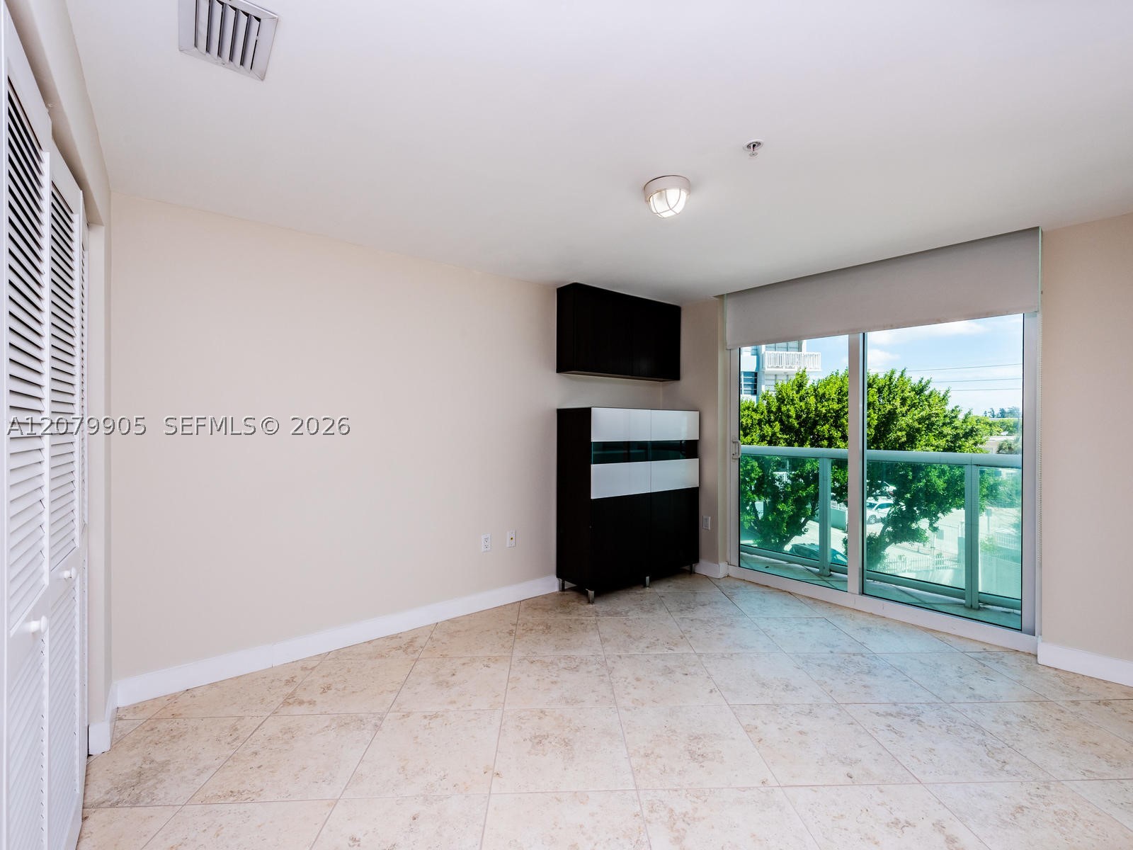 2000 Bay Dr #208, Miami Beach FL 33141