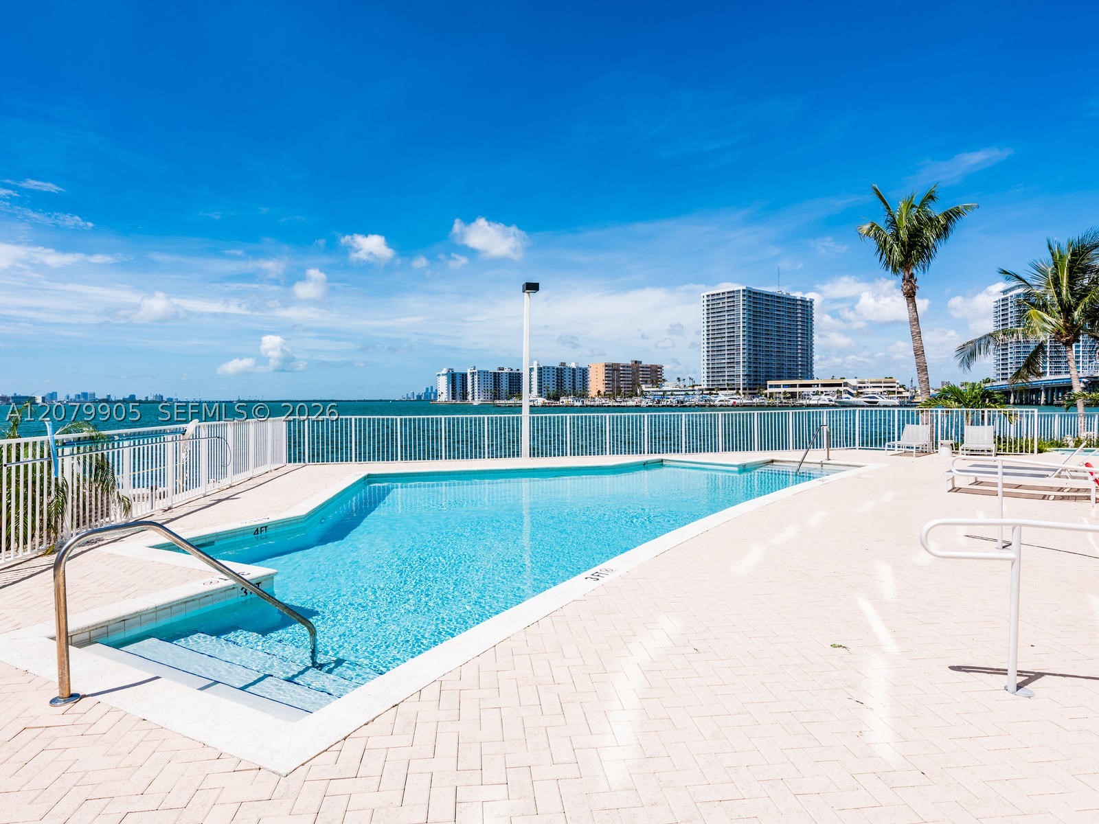 2000 Bay Dr #208, Miami Beach FL 33141