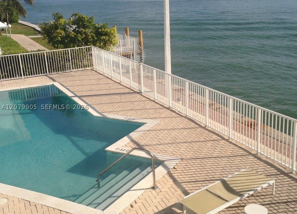 2000 Bay Dr #208, Miami Beach FL 33141